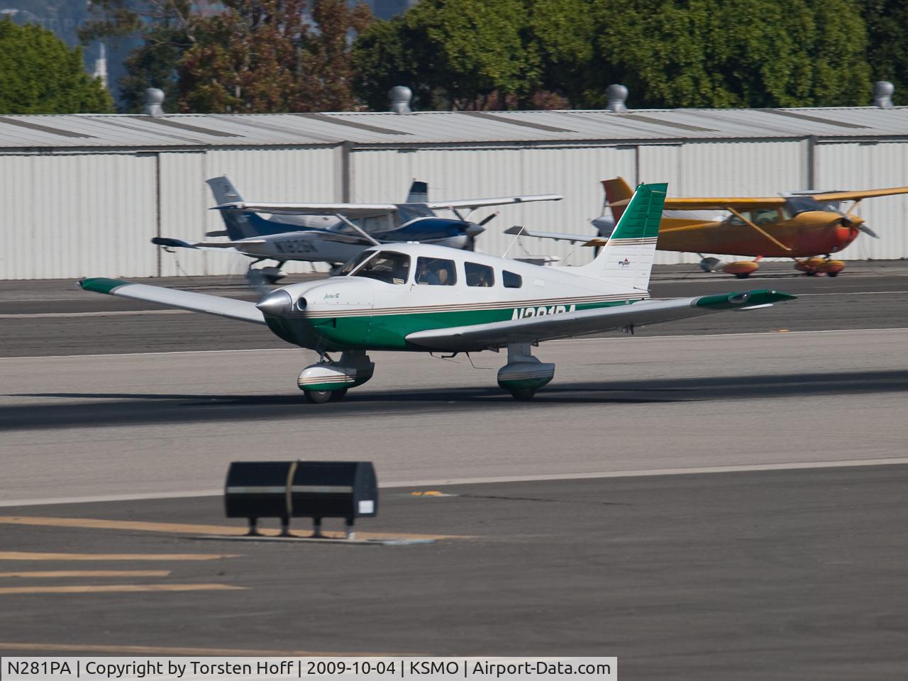 N281PA, 2001 Piper PA-28-181 C/N 2843458, N281PA departing from RWY 21