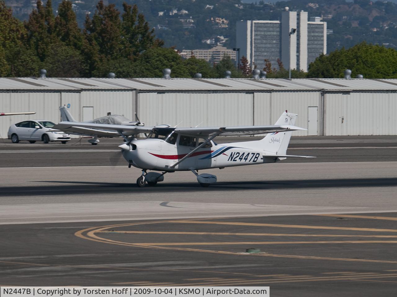 N2447B, 1999 Cessna 172R C/N 17280801, N2447B departing from RWY 21