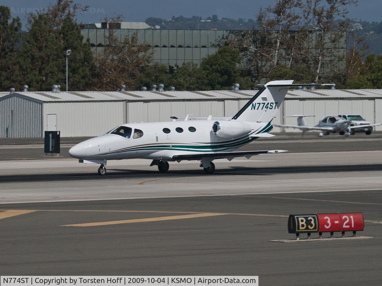 N774ST, Cessna 510 Citation Mustang C/N 510-0245, N774ST departing from RWY 21