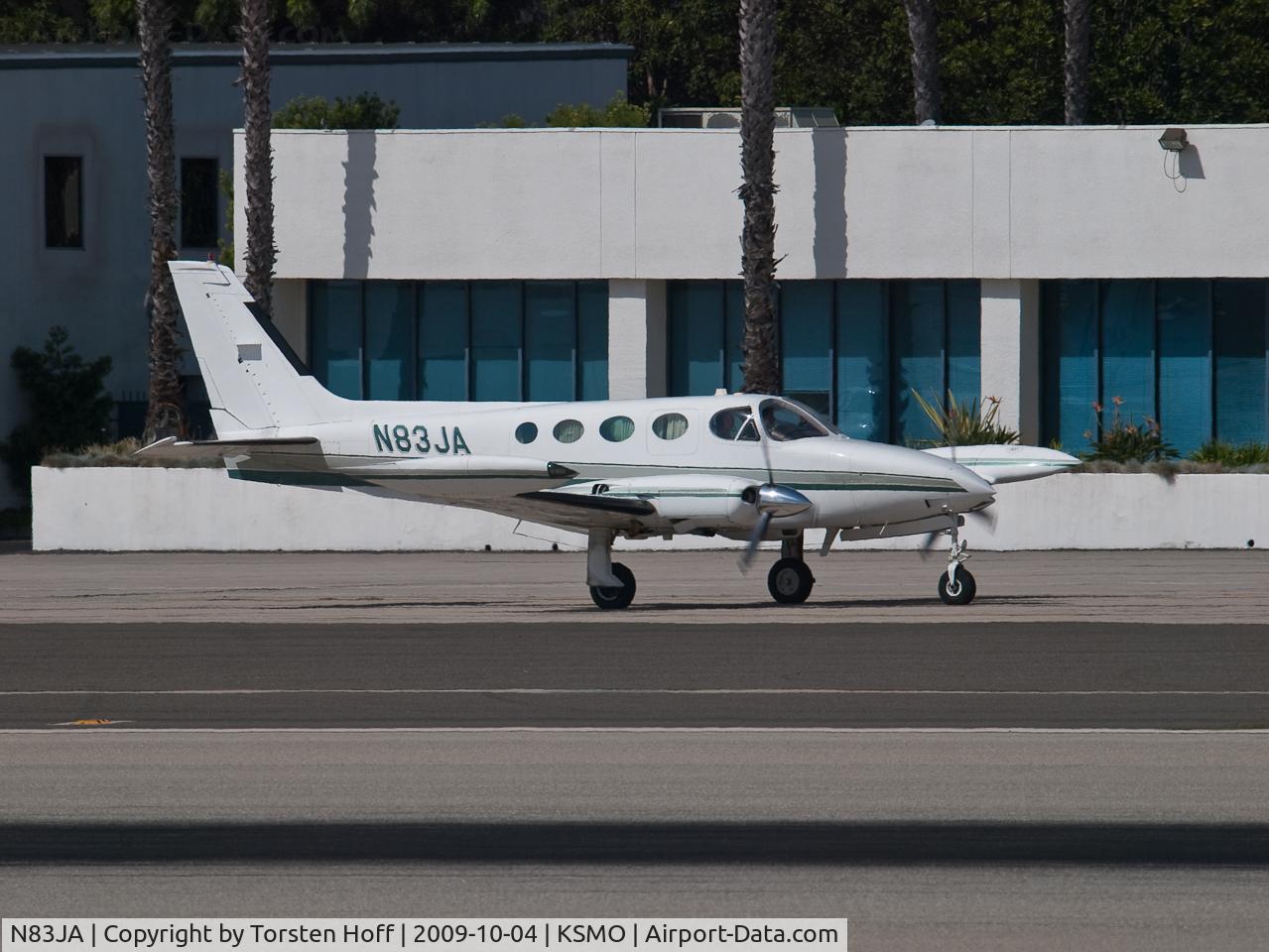 N83JA, 1977 Cessna 340A C/N 340A0324, N83JA taxiing