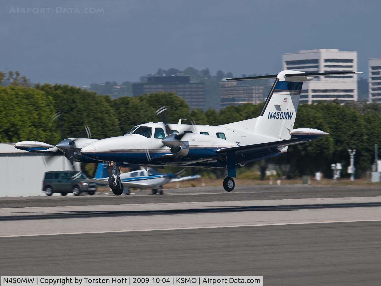 N450MW, Piper PA-42-1000 Cheyenne IV C/N 42-5527013, N450MW arriving on RWY 21