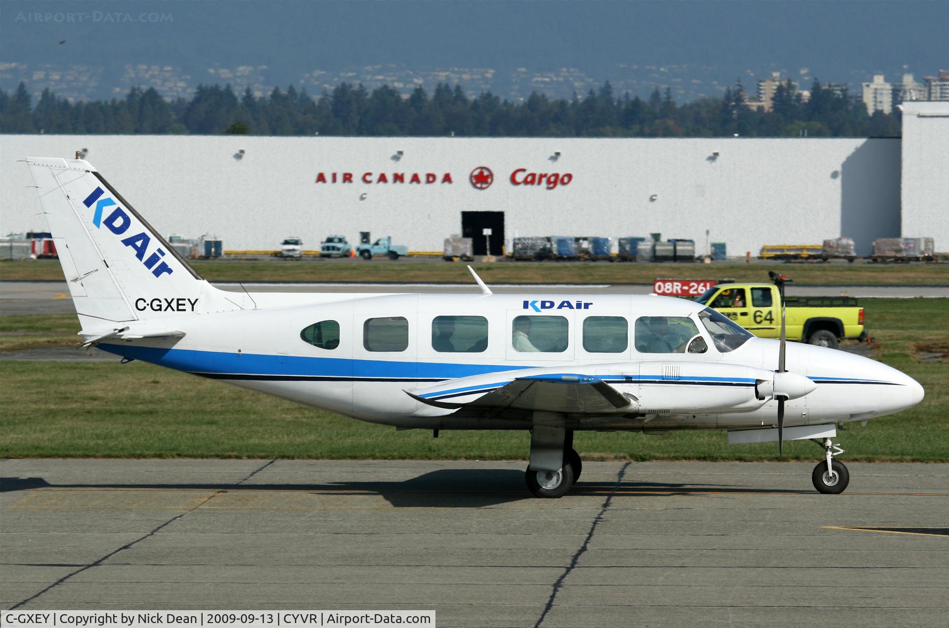 C-GXEY, 1973 Piper PA-31-350 Chieftain C/N 31-7305044, CYVR