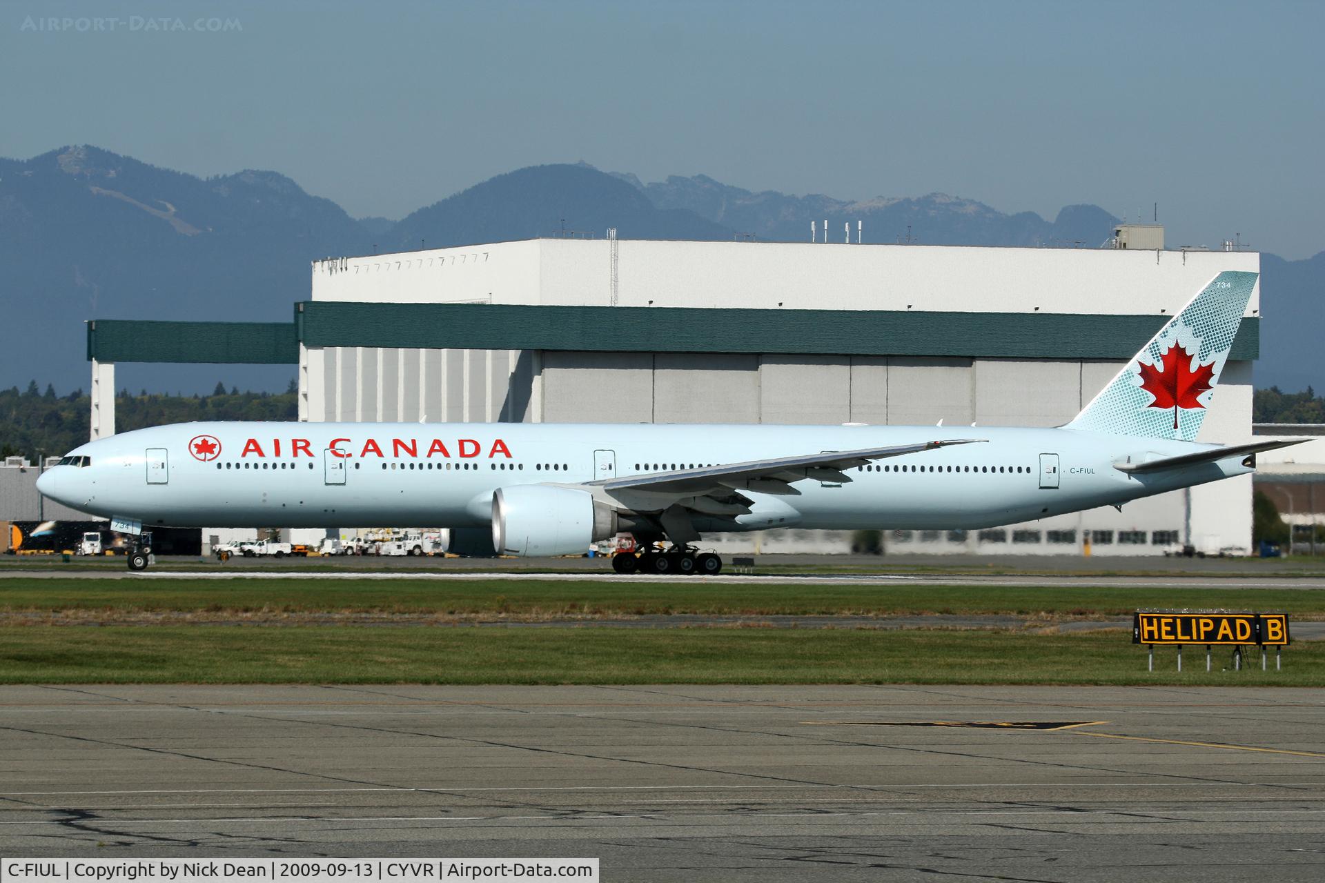 C-FIUL, 2007 Boeing 777-333/ER C/N 35255, CYVR