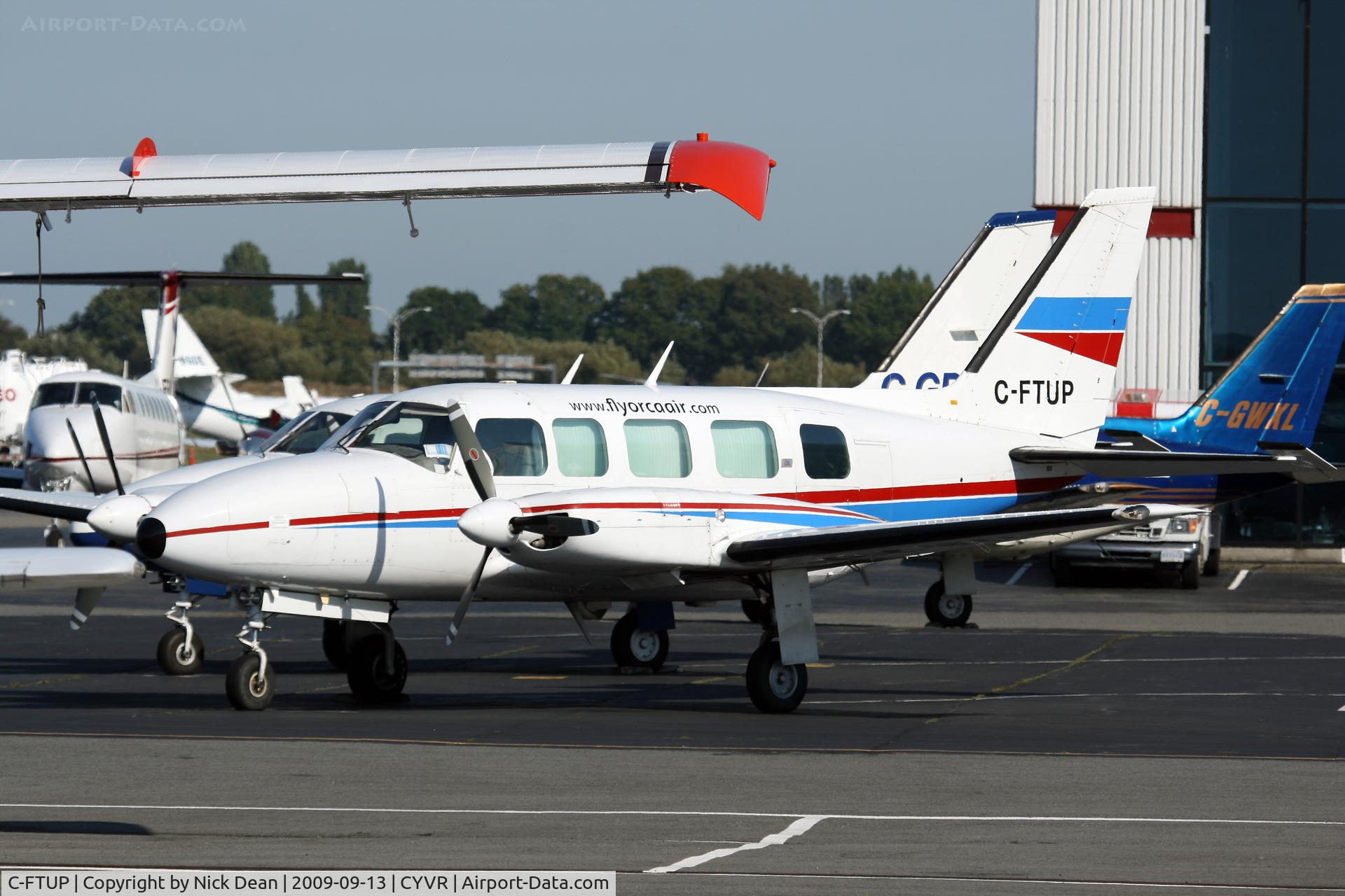 C-FTUP, Piper PA-31-350 Chieftain C/N 31-7652101, CYVR