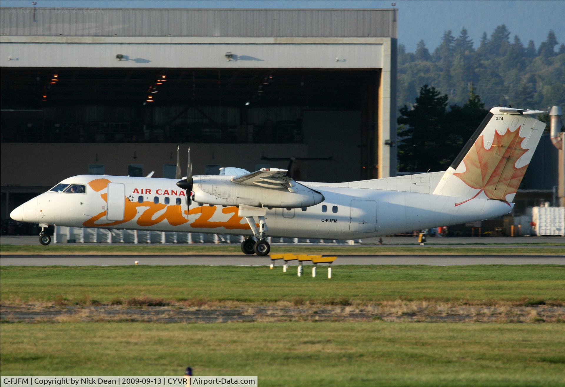 C-FJFM, 1990 De Havilland Canada DHC-8-311 Dash 8 C/N 240, CYVR