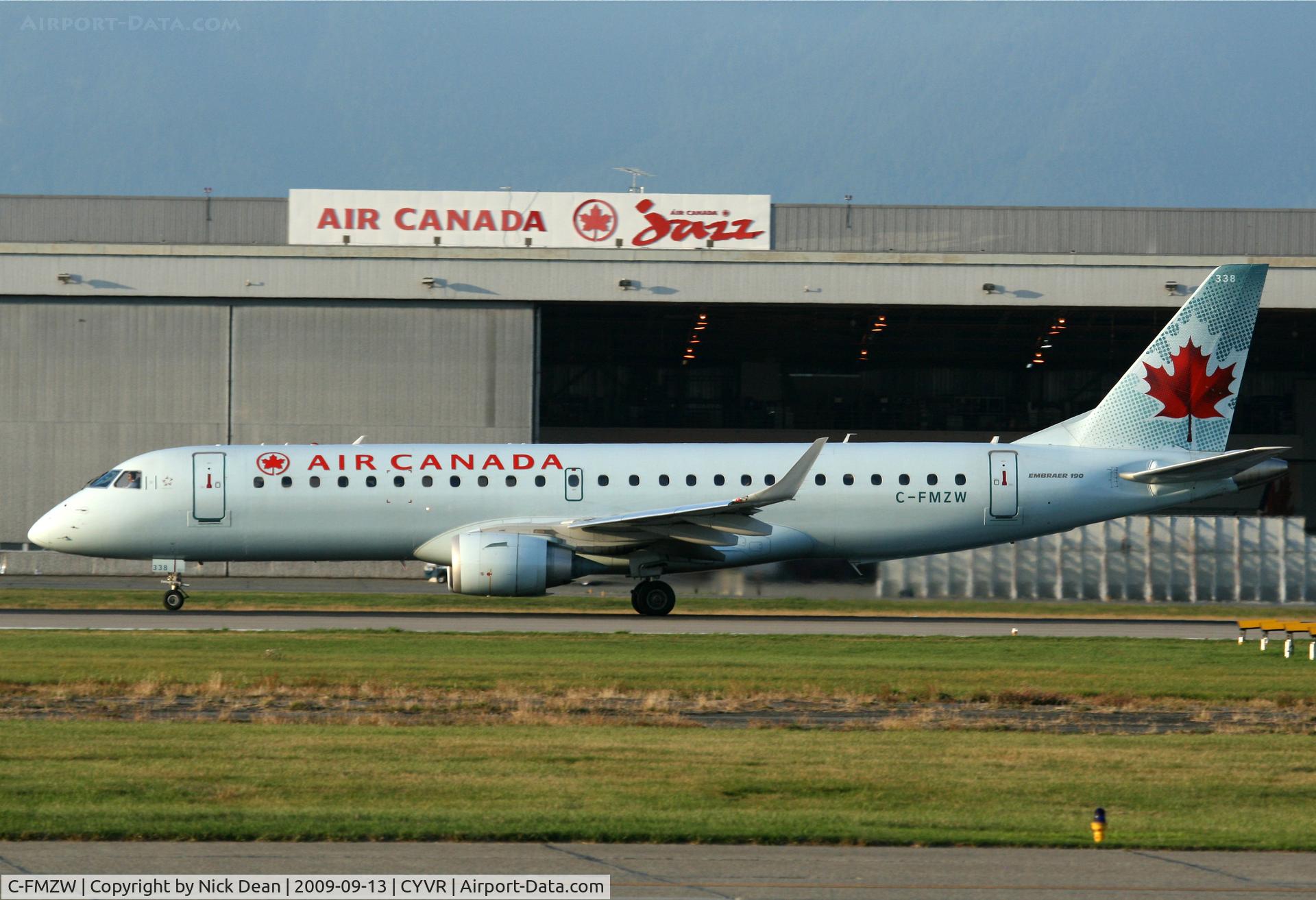 C-FMZW, 2007 Embraer 190AR (ERJ-190-100IGW) C/N 19000124, CYVR
