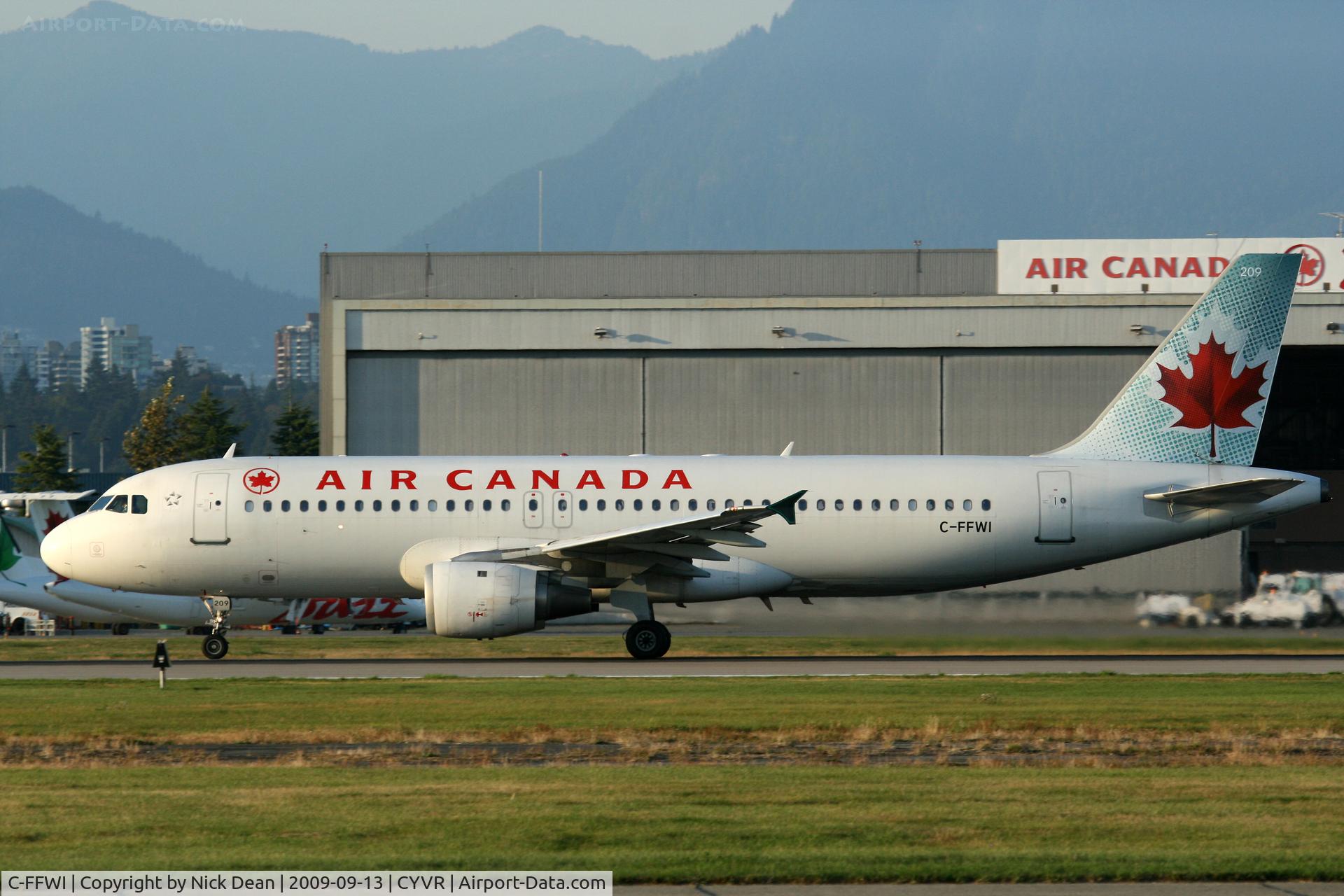 C-FFWI, 1990 Airbus A320-211 C/N 149, CYVR