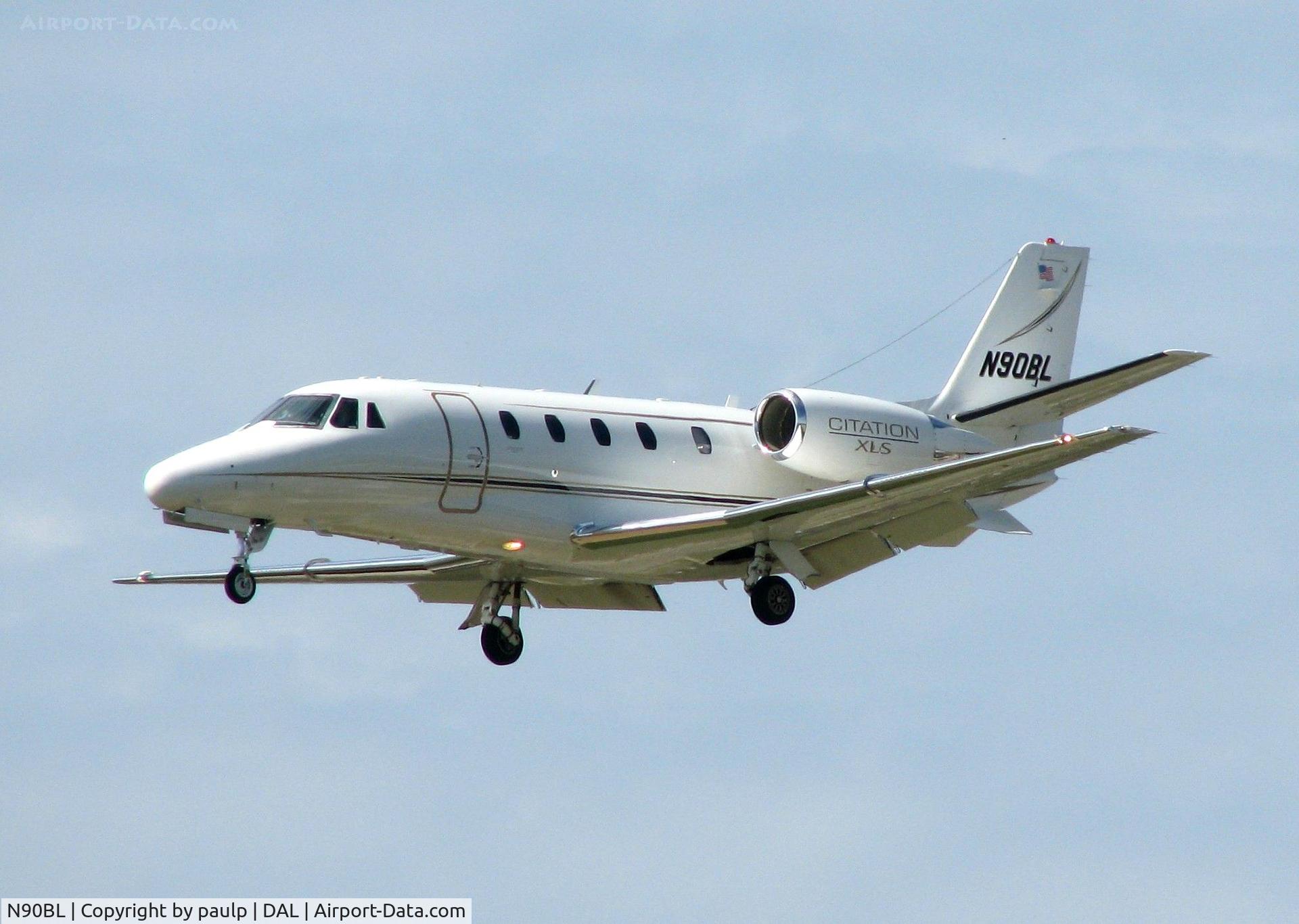 N90BL, 2005 Cessna 560XL C/N 560-5609, Landing on 13R at Love Field.