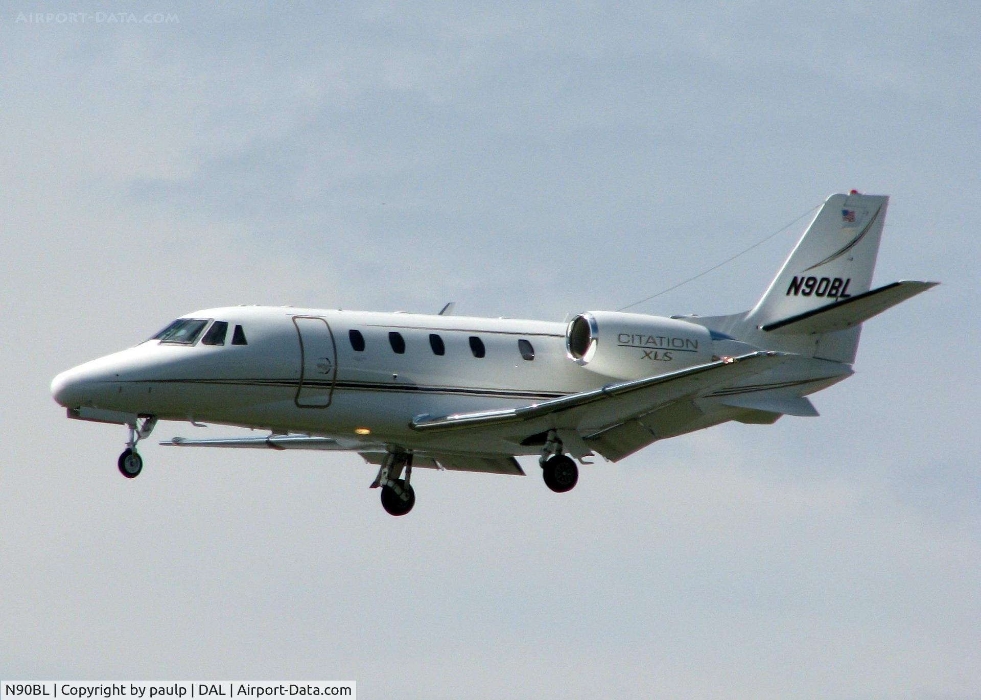 N90BL, 2005 Cessna 560XL C/N 560-5609, Landing on 13R at Love Field.
