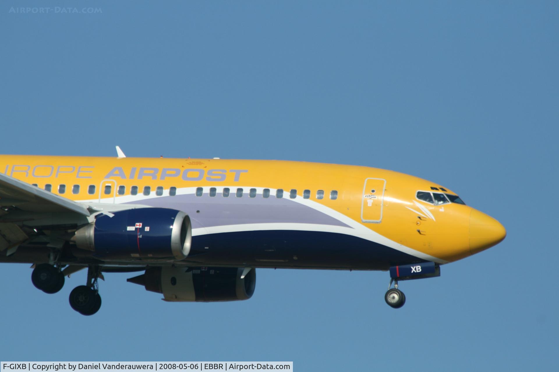 F-GIXB, 1990 Boeing 737-33A(QC) C/N 24789, descending to rwy 02