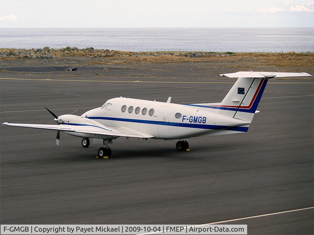 F-GMGB, 1990 Beech B200 King Air C/N BB-1390, Sitting on new parking