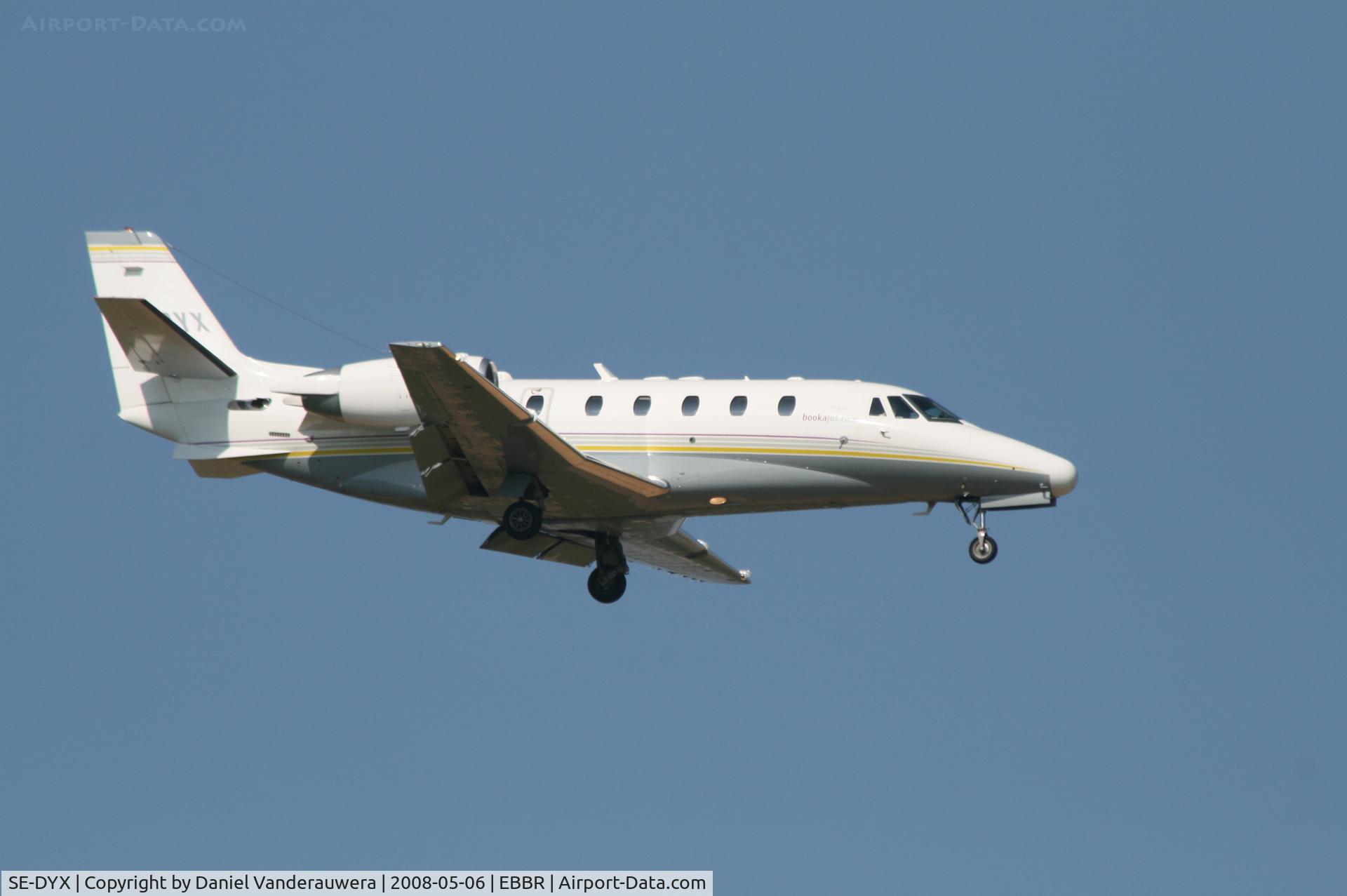 SE-DYX, 1999 Cessna 560XL Citation Excel C/N 560-5029, Approach to rwy 02