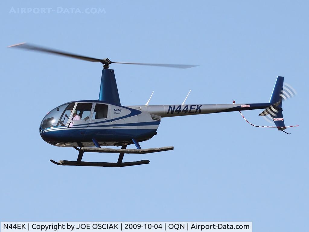 N44EK, 1999 Robinson R44 C/N 0690, Flying at Brandywine