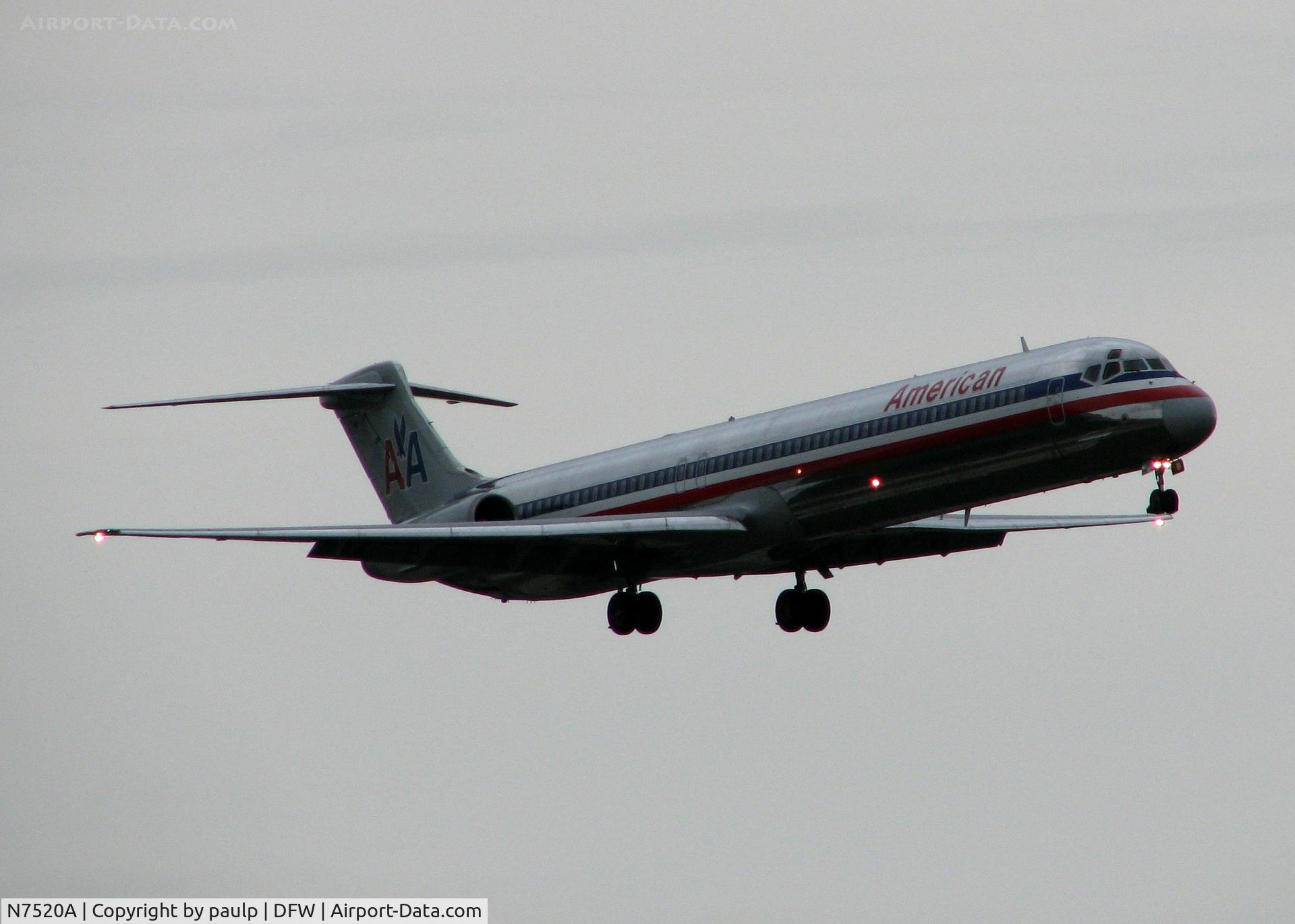N7520A, 1990 McDonnell Douglas MD-82 (DC-9-82) C/N 49897, Landing at DFW. A nasty, rainy day!
