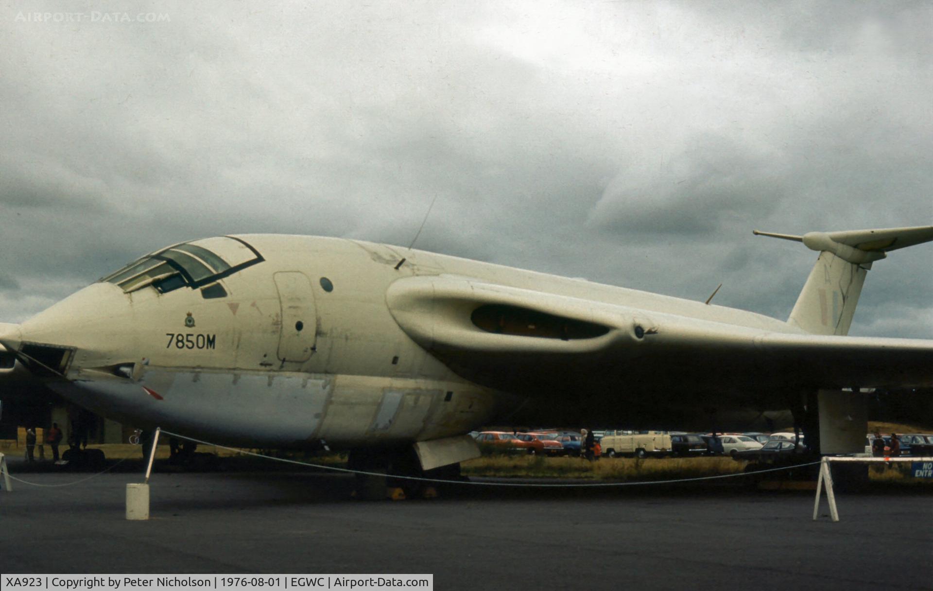 XA923, 1958 Handley Page Victor B.1 C/N Not found XA923, Victor B.1 with RAF Maintenace serial 7850M on display at Cosford in the Summer of 1976.