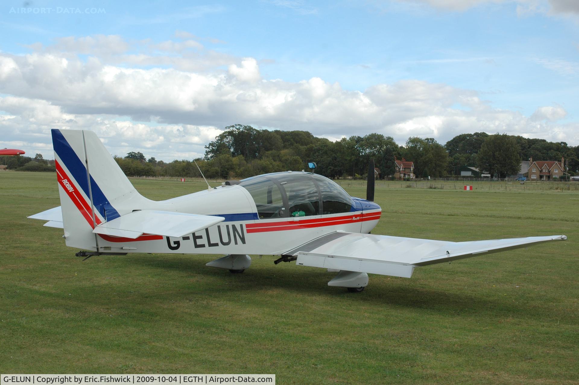 G-ELUN, 1975 Robin DR-400-180R Remorqueur Regent C/N 1102, 2. G-ELUN at Shuttleworth Autumn Air Display Oct. 09