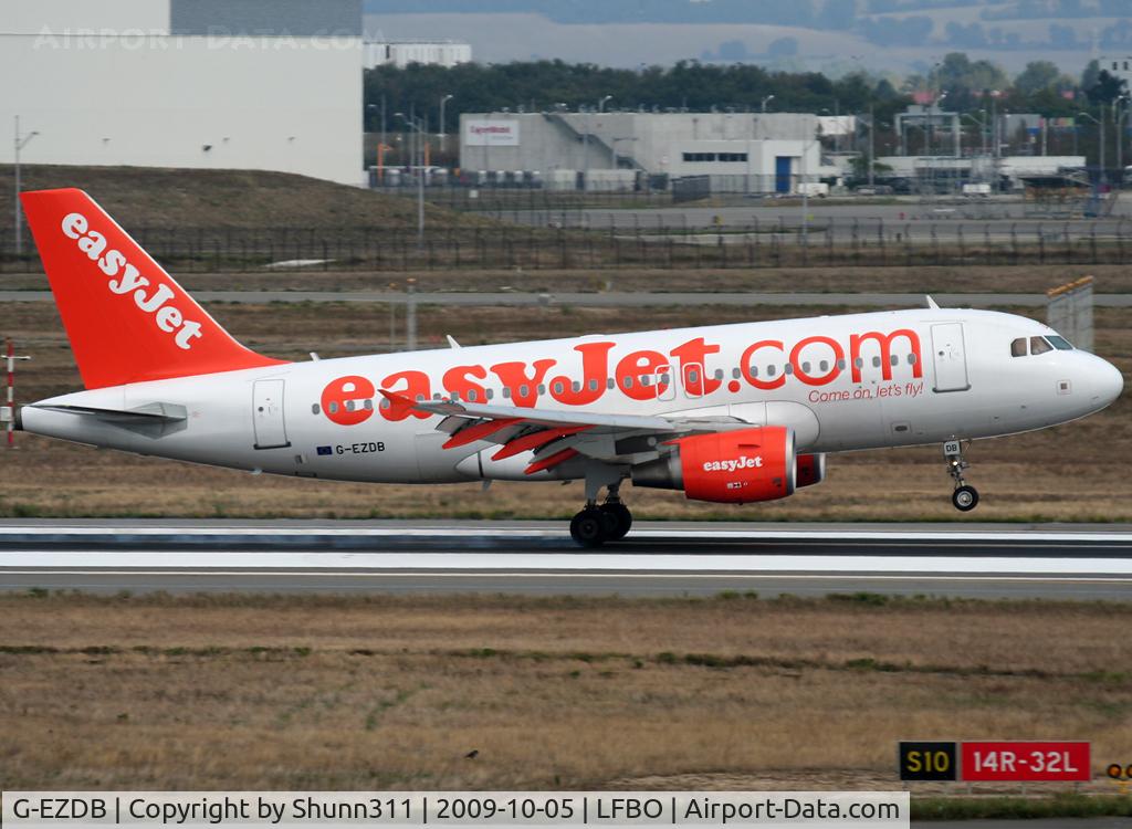 G-EZDB, 2008 Airbus A319-111 C/N 3411, Landing rwy 14R