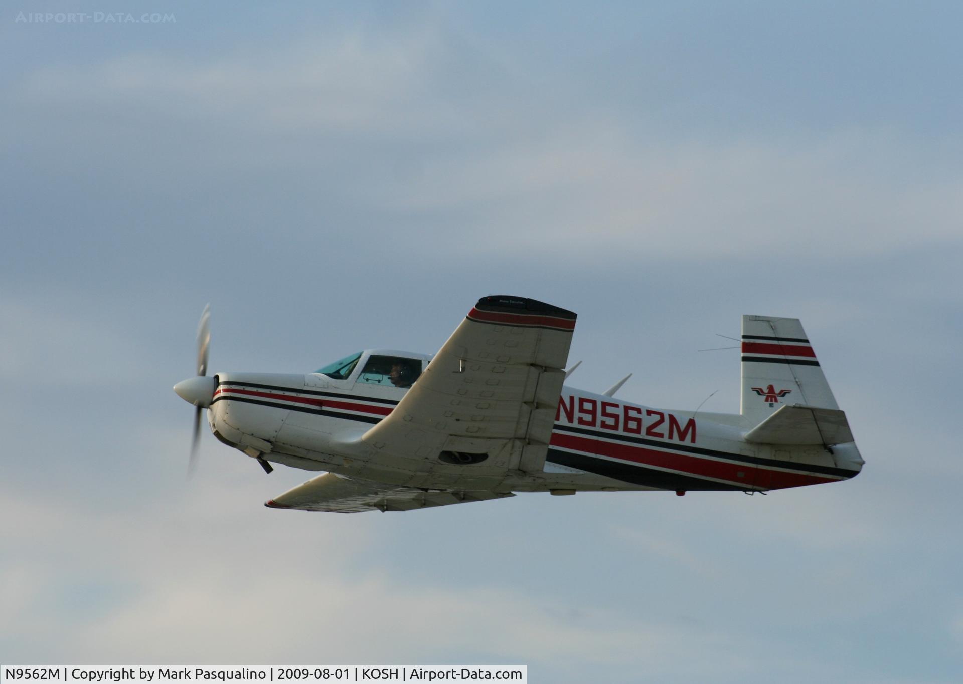 N9562M, 1966 Mooney M20F Executive C/N 670139, Mooney M20F