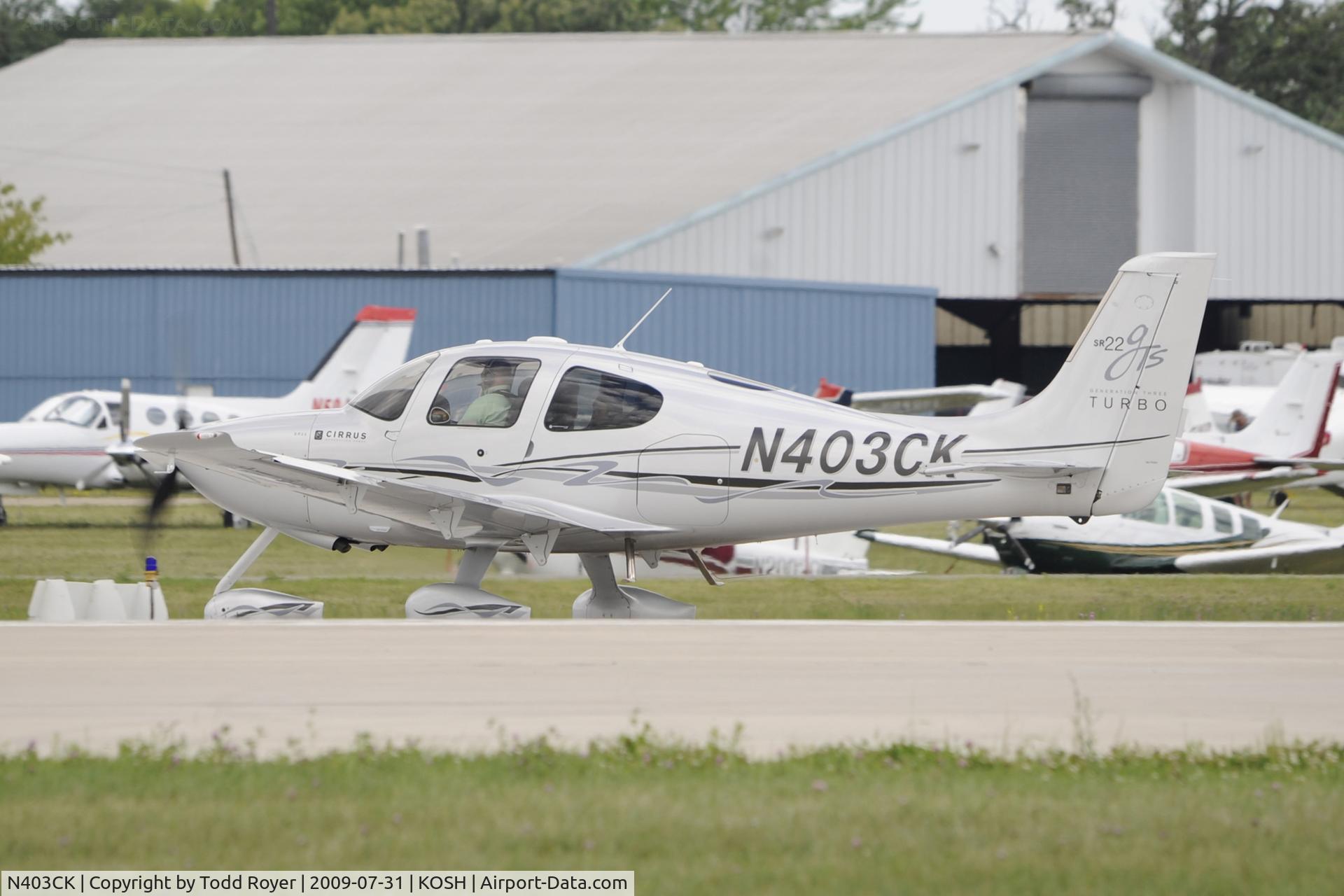 N403CK, 2009 Cirrus SR22 GTS Turbo C/N 3403, Taxi to parking