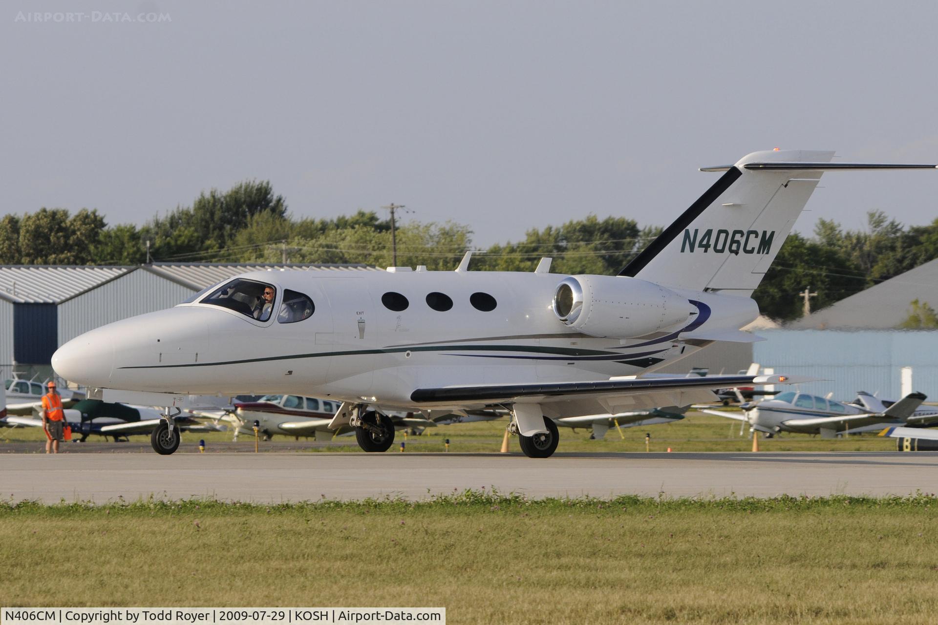N406CM, 2007 Cessna 510 Citation Mustang Citation Mustang C/N 510-0015, Departing OSH on 27