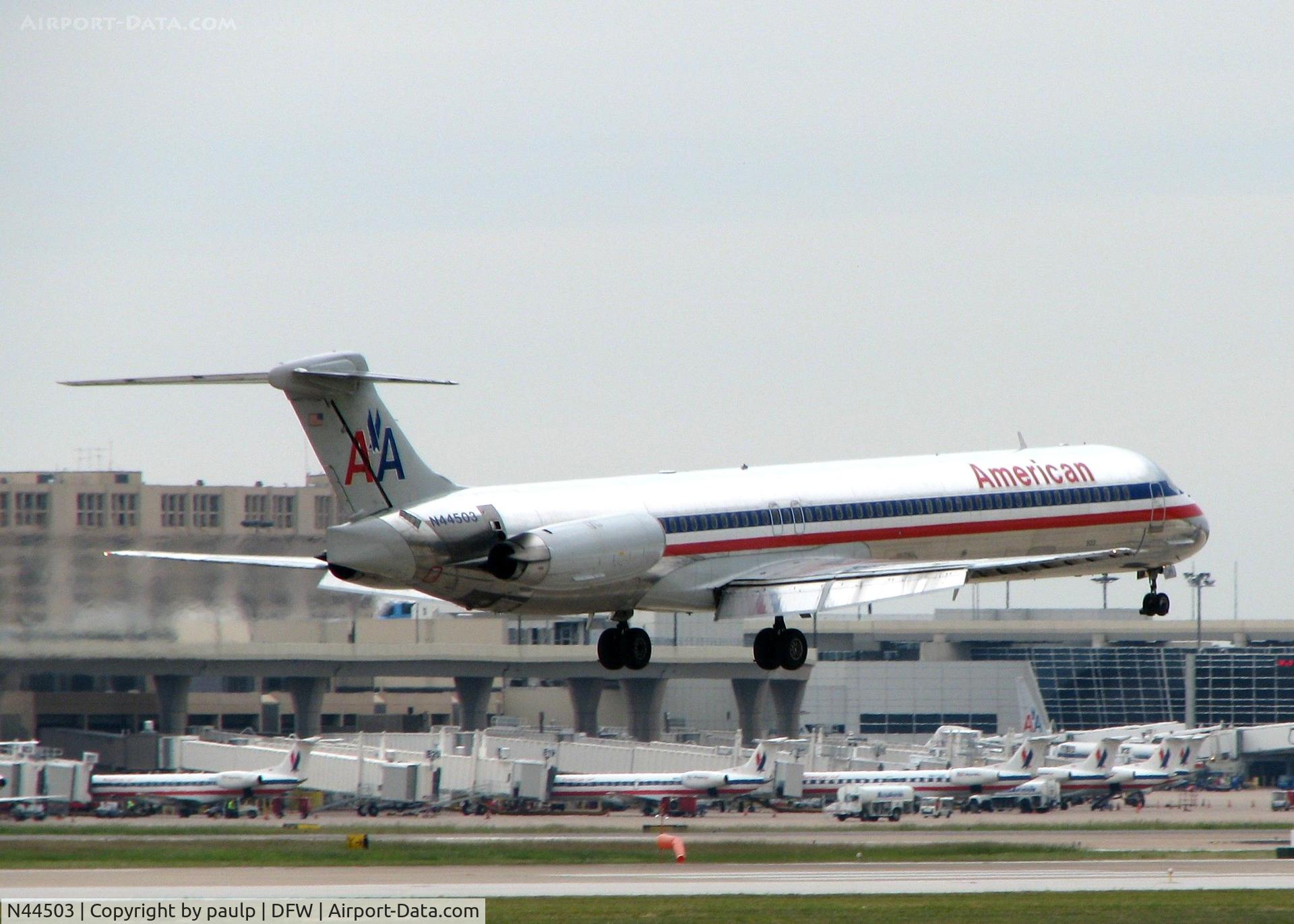 N44503, 1989 McDonnell Douglas MD-82 (DC-9-82) C/N 49797, About to touch down on 18R at DFW. A overcast, rainy day!