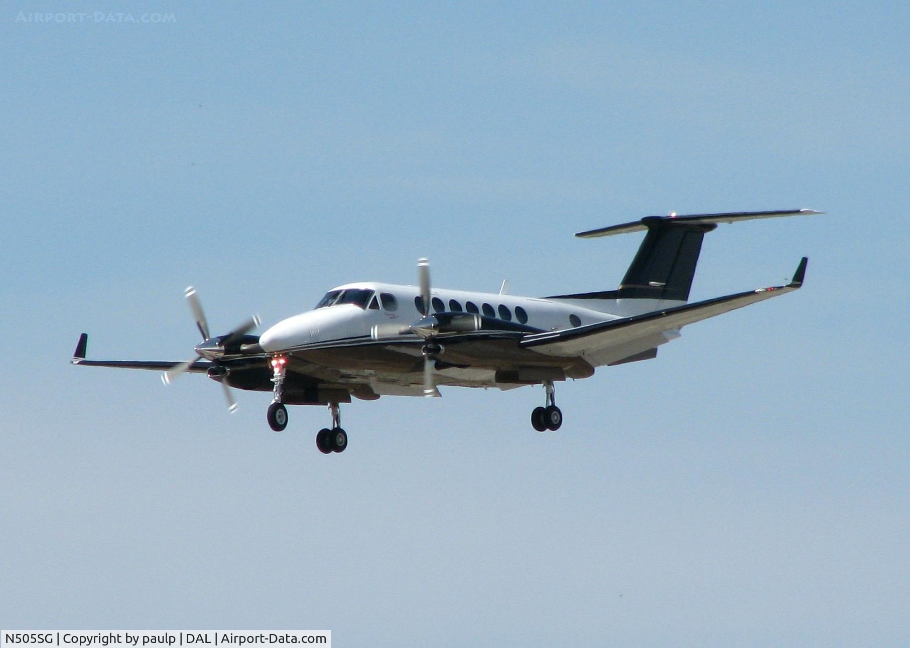 N505SG, 2008 Hawker Beechcraft 350 King Air (B300) C/N FL-606, Landing on 13R at Love Field.