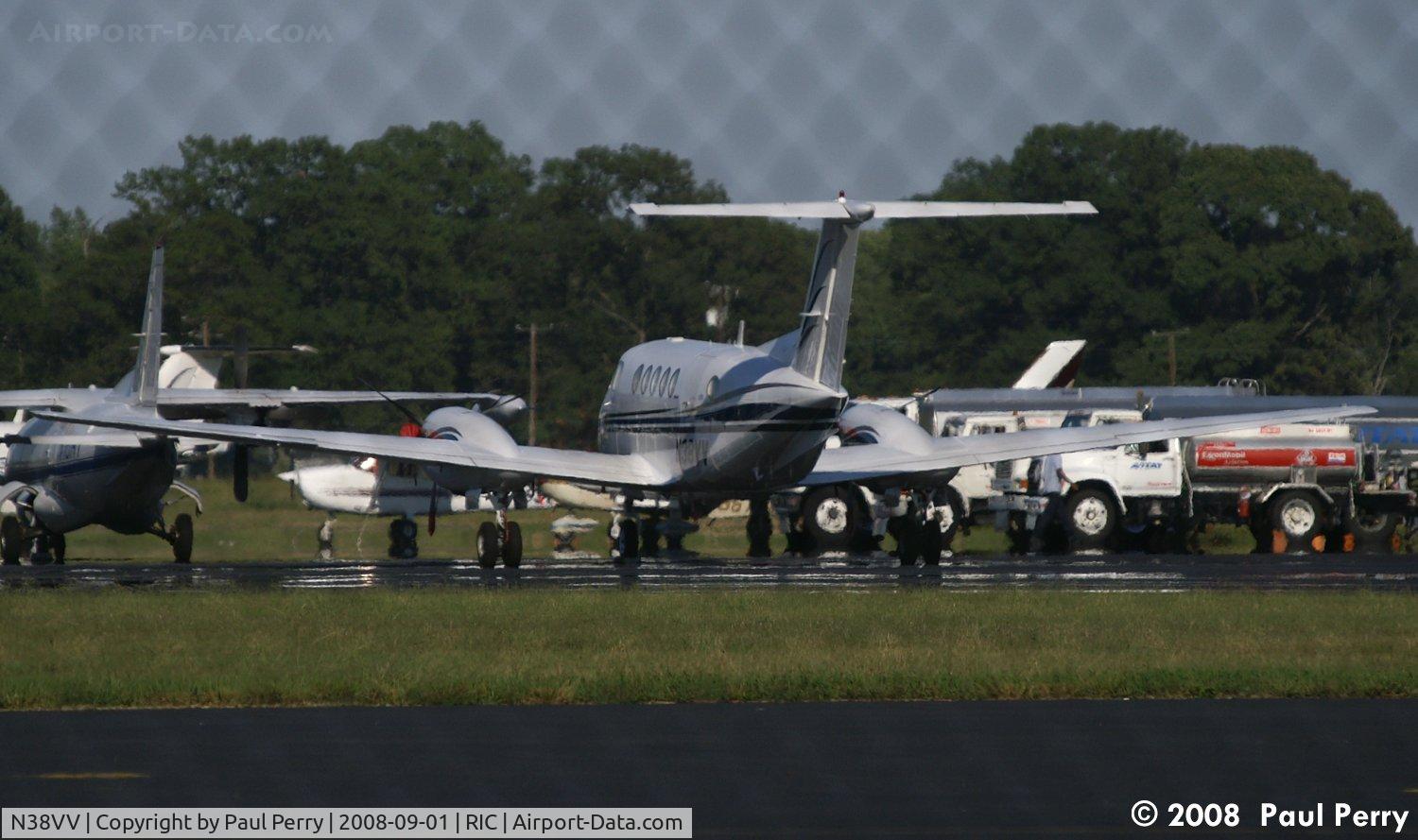 N38VV, 1991 Beech B200 King Air C/N BB-1412, Sitting on the ramp at Richmond