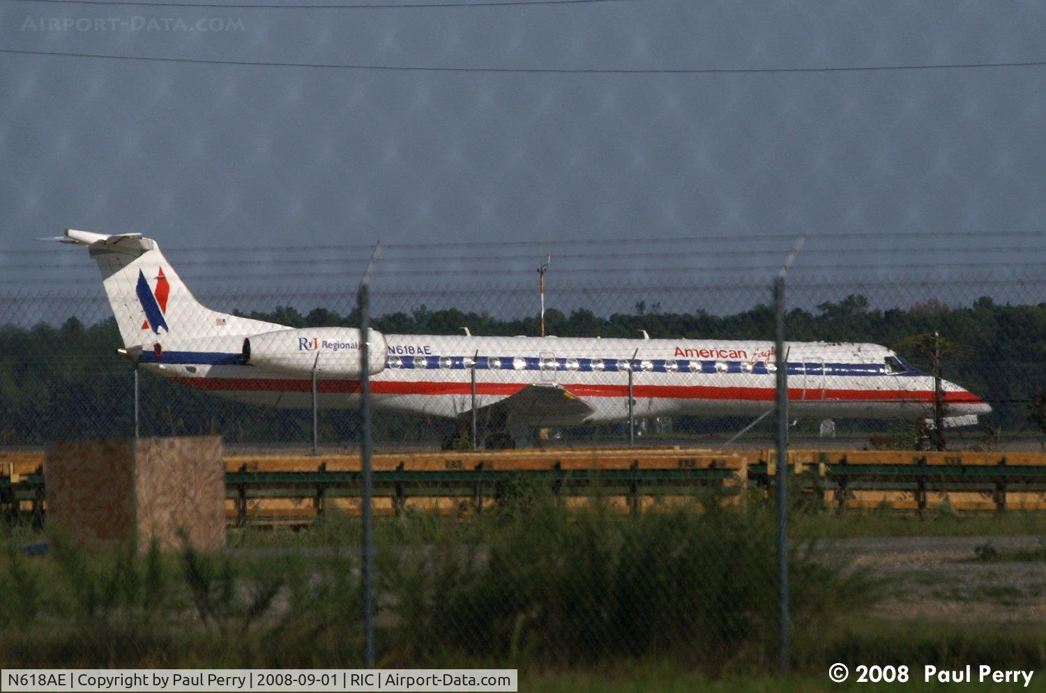 N618AE, 1998 Embraer ERJ-145LR (EMB-145LR) C/N 145097, Taxiing around, headed for the terminal