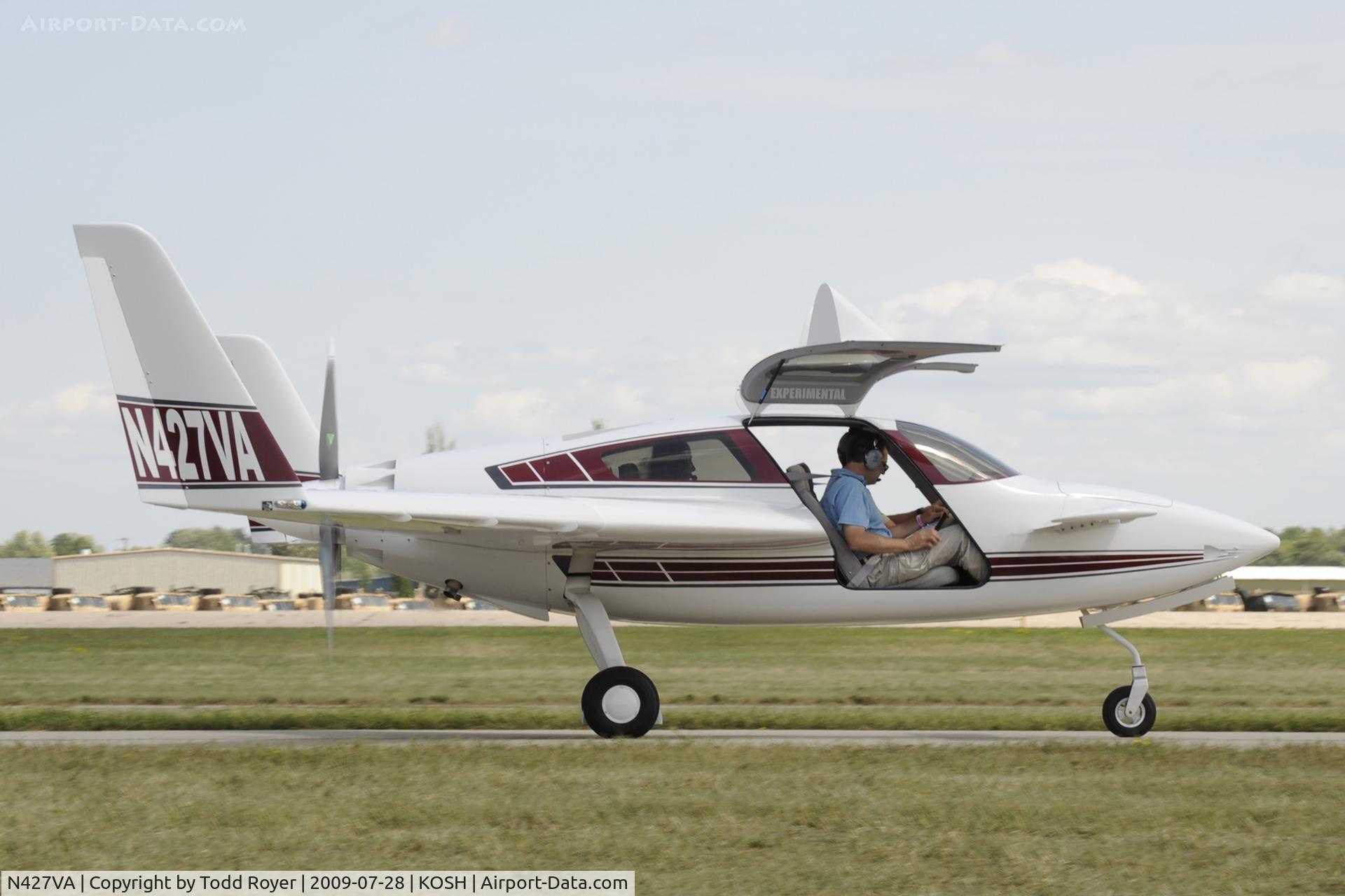 N427VA, 2004 Velocity Velocity 173 RG C/N DMO368, Taxi for departure