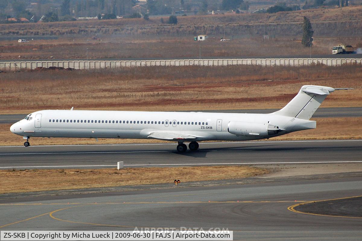 ZS-SKB, 1993 McDonnell Douglas MD-83 (DC-9-83) C/N 49966, At Jo'burg