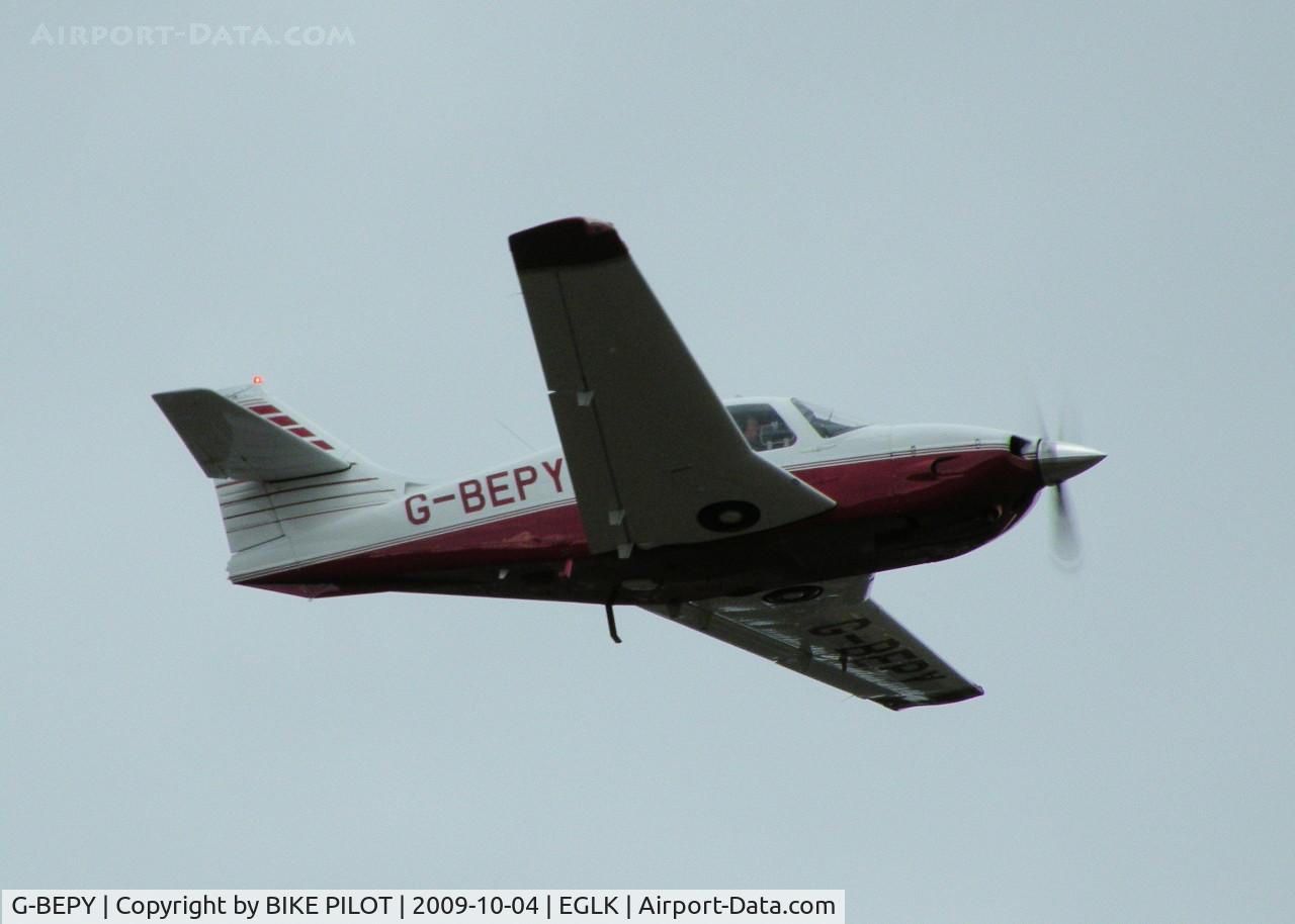 G-BEPY, 1977 Rockwell Commander 112B C/N 524, GO AROUND