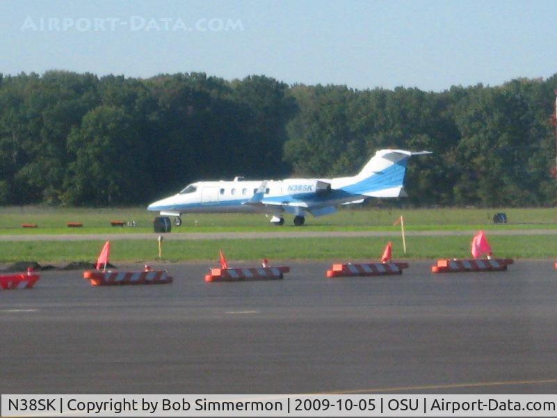 N38SK, 1992 Learjet 31A C/N 050, Landing on 27L at Columbus, Ohio