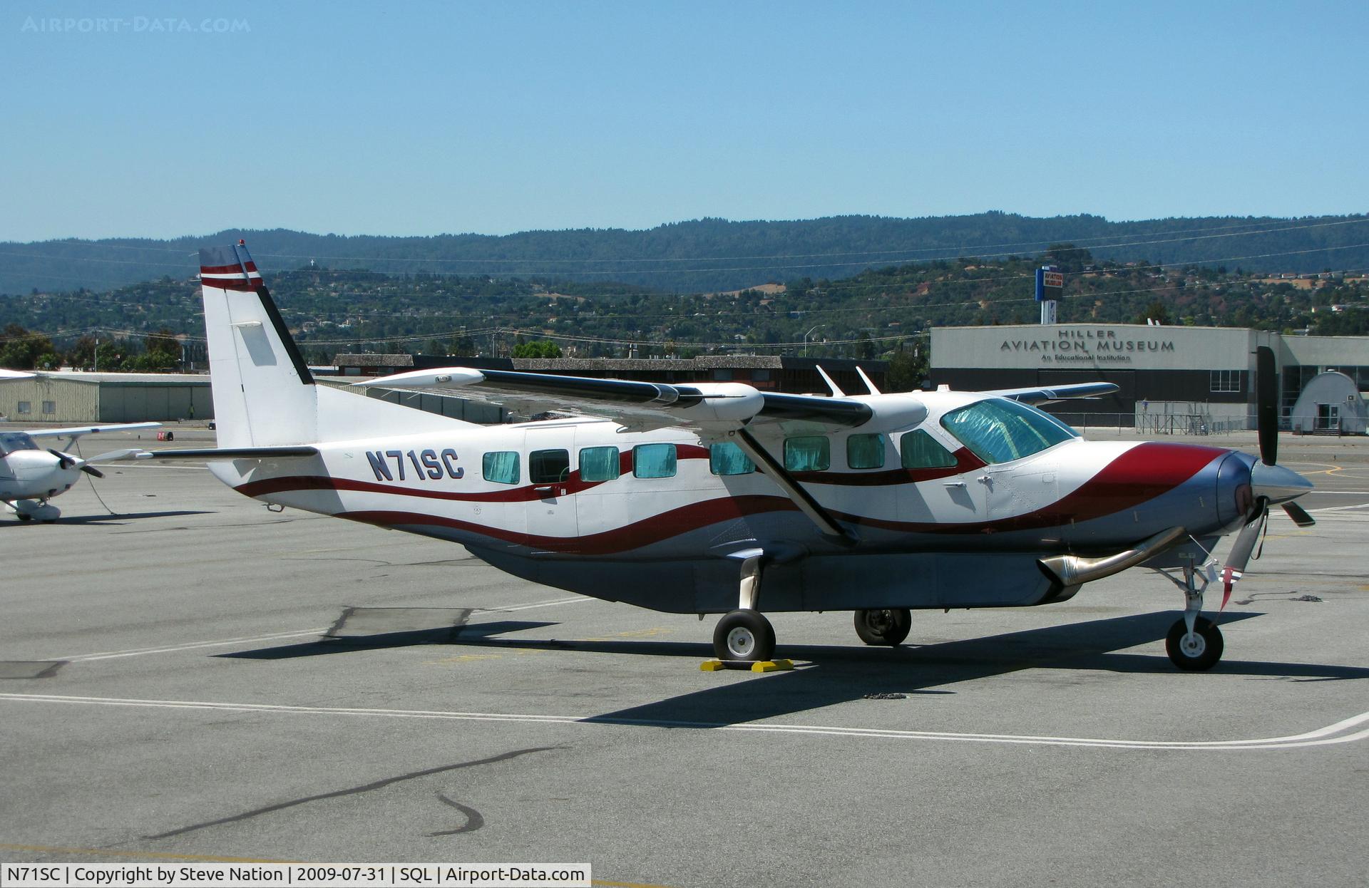 N71SC, 2003 Cessna 208B C/N 208B0997, 2003 Cessna 208B newly arrived at general aviation terminal