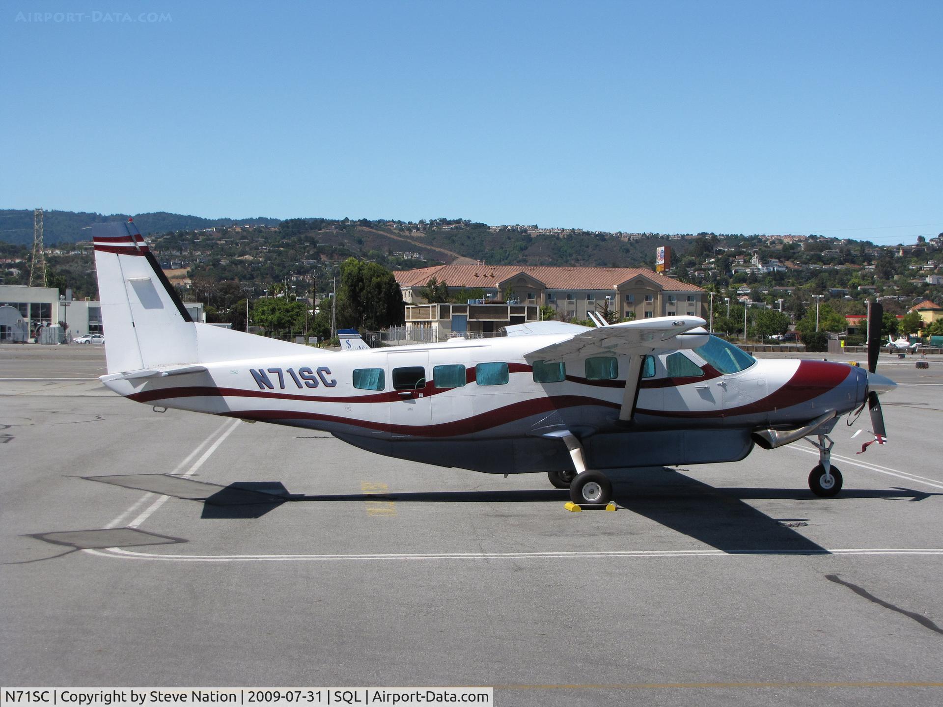 N71SC, 2003 Cessna 208B C/N 208B0997, 2003 Cessna 208B newly arrived at general aviation terminal