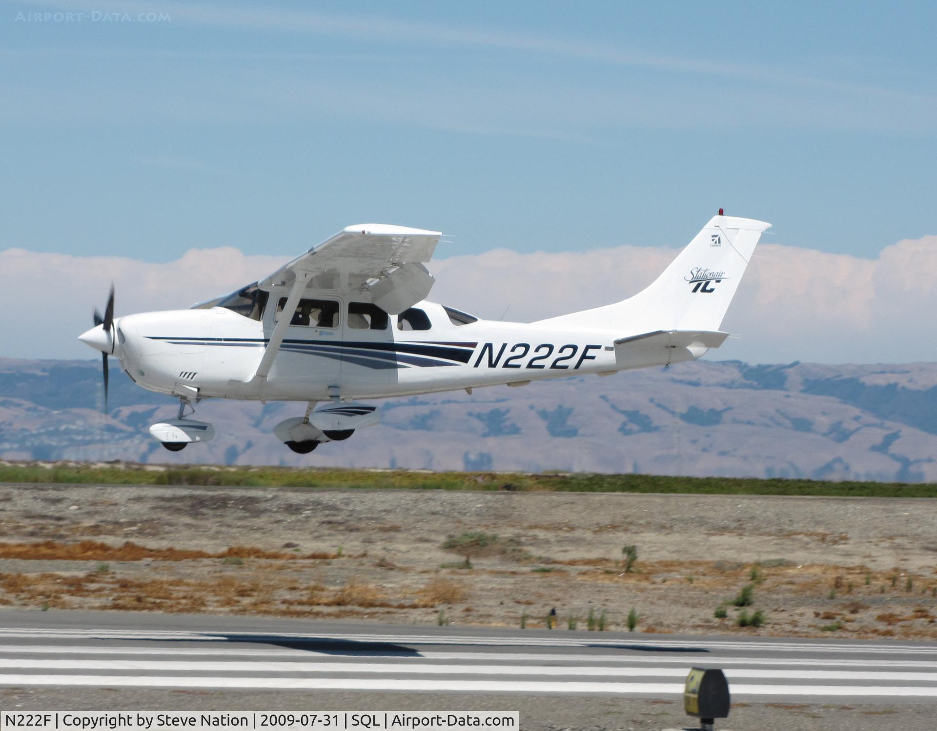 N222F, 2000 Cessna T206H Turbo Stationair C/N T20608154, 2000 Cessna T206H on final approach
