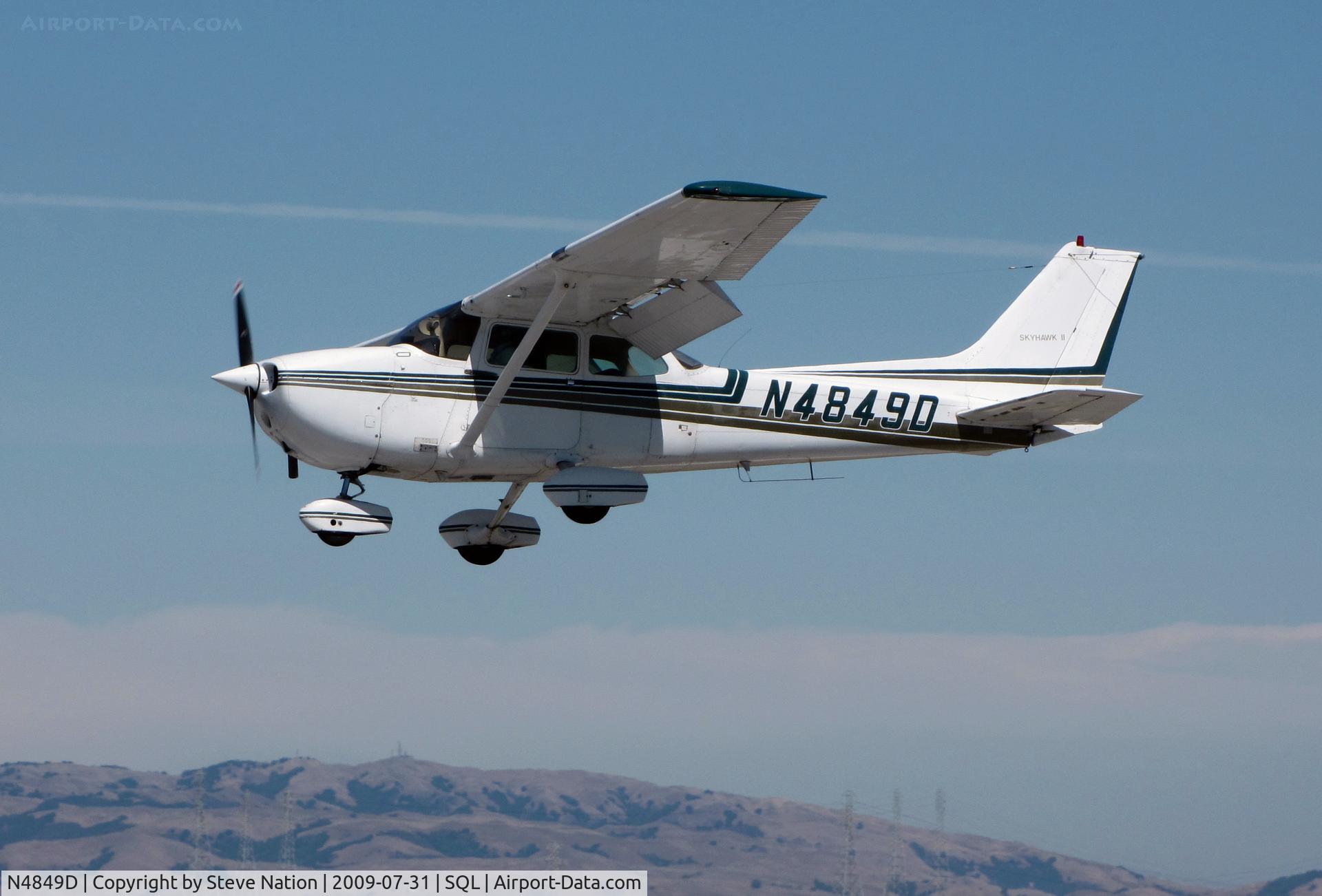 N4849D, 1979 Cessna 172N C/N 17272372, 1979 Cessna 172N landing