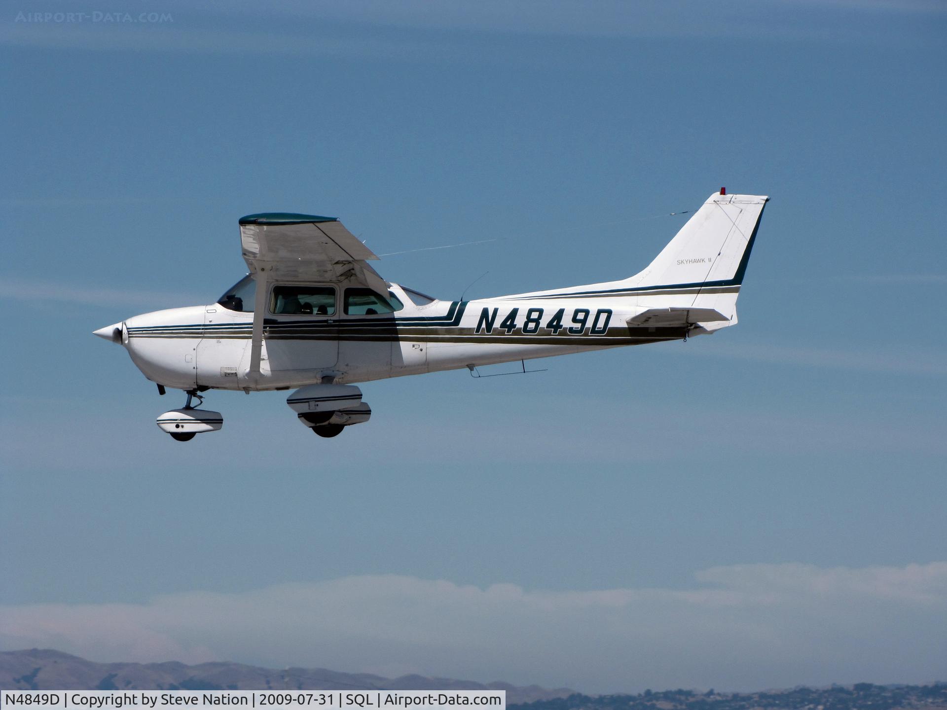 N4849D, 1979 Cessna 172N C/N 17272372, 1979 Cessna 172N landing