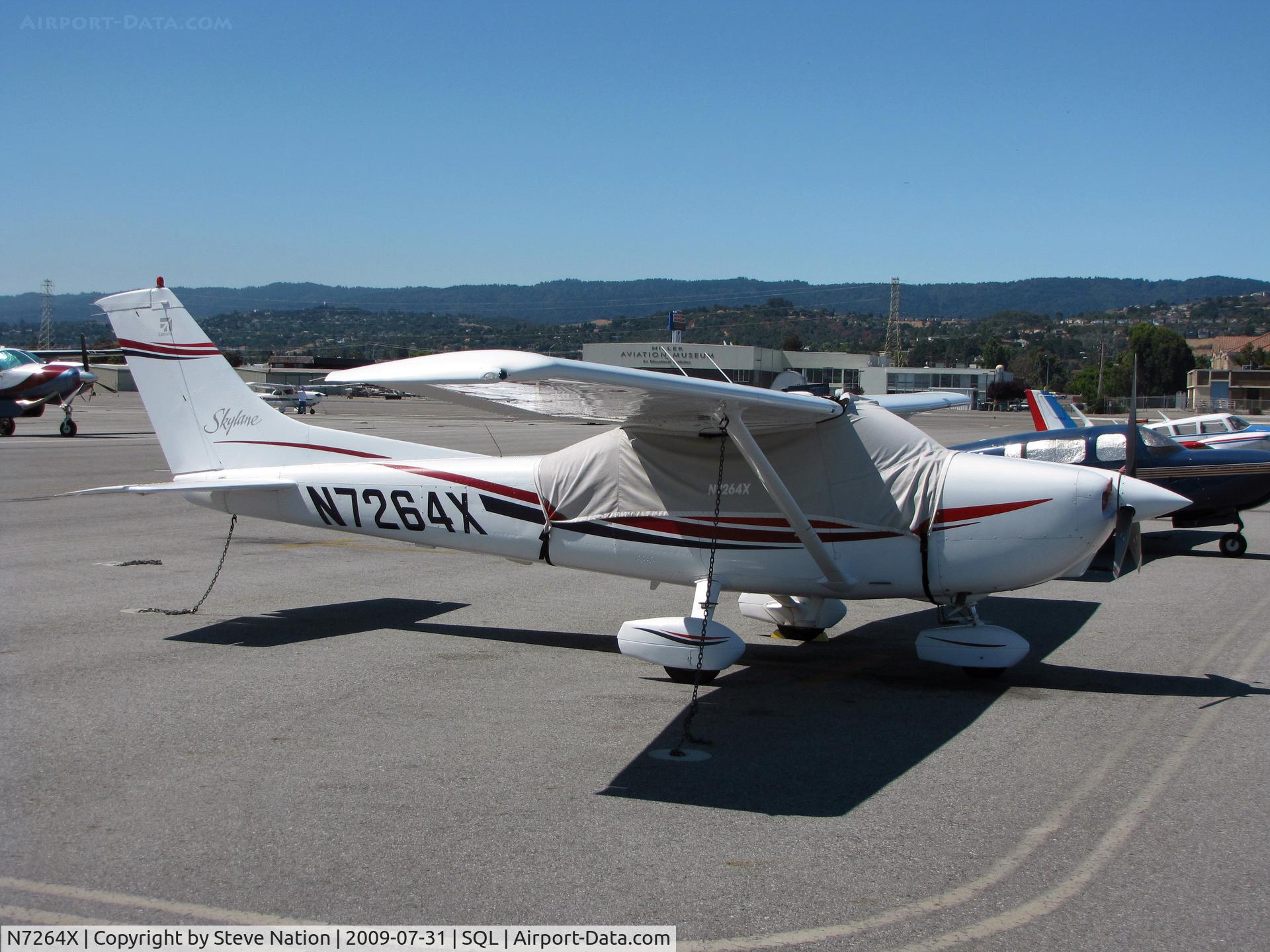 N7264X, 1999 Cessna 182S Skylane C/N 18280598, 1999 Cessna 182S on visitor's ramp