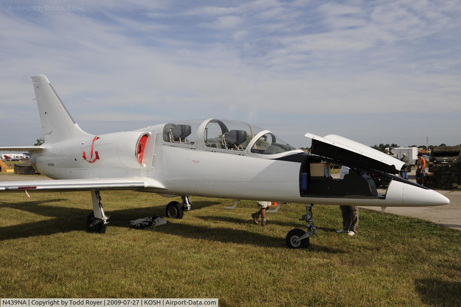 N439NA, 1973 Aero L-39C Albatros C/N 330205, Oshkosh EAA Fly-in 2009