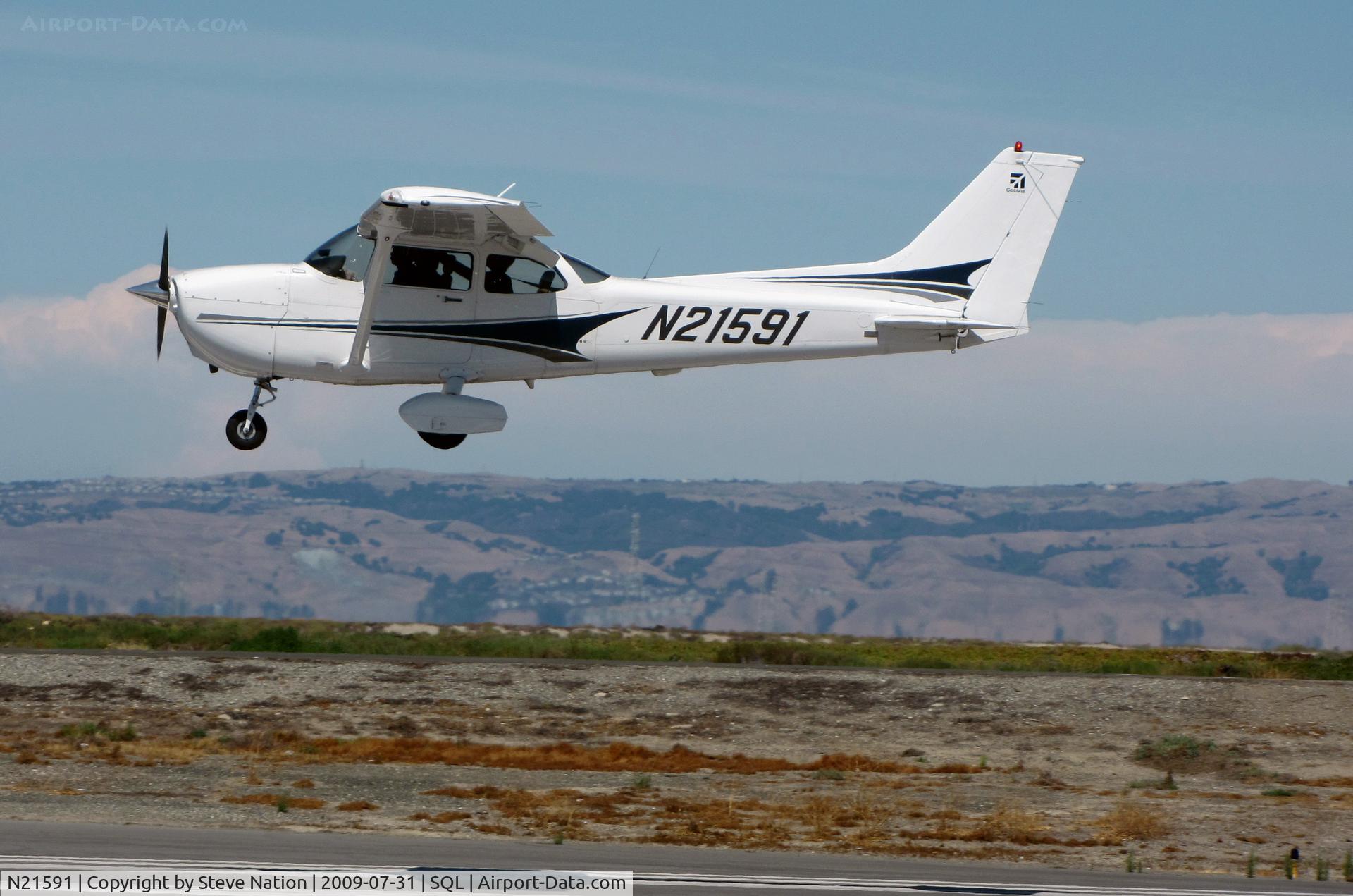 N21591, 2004 Cessna 172S C/N 172S9658, 2004 Cessna 172S doing a go around