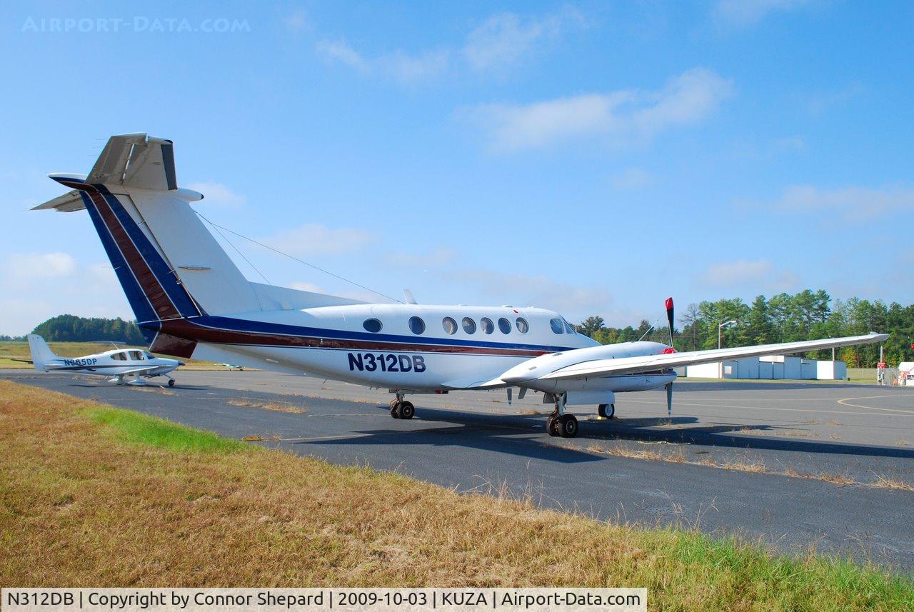 N312DB, 1984 Beech 300 Super King Air C/N FA-35, Beech Super King Air