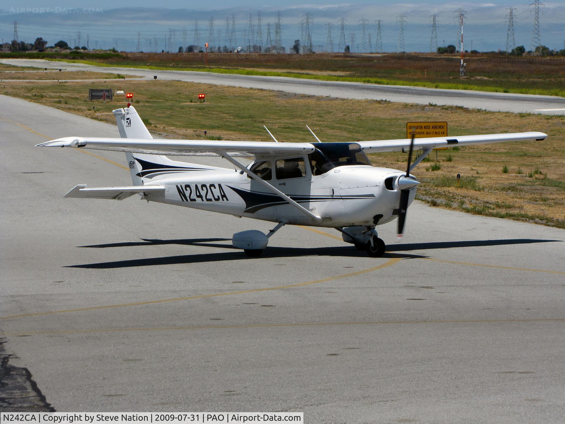 N242CA, 2004 Cessna 172S C/N 172S9630, 2004 Cessna 172S taxiing