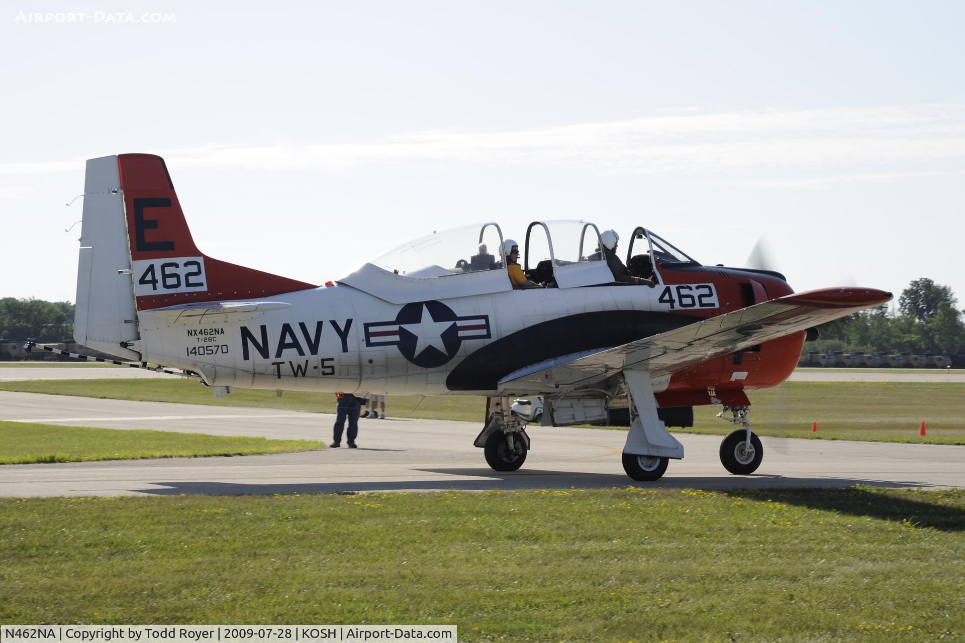 N462NA, 1956 North American T-28C Trojan C/N 226-147 (140570), Oshkosh EAA Fly-in 2009