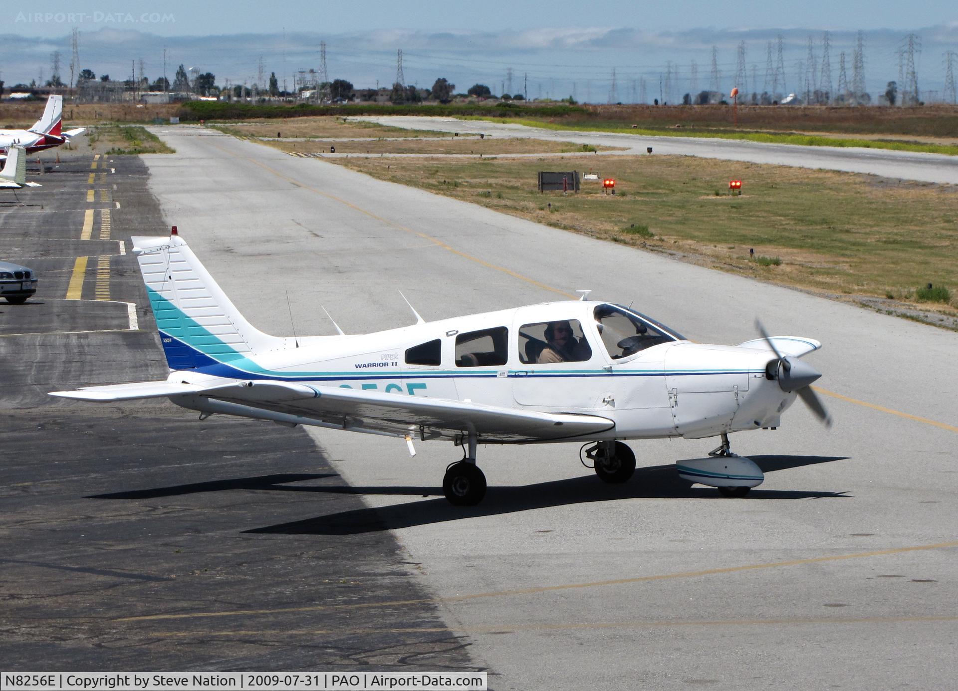 N8256E, 1980 Piper PA-28-161 C/N 28-8116014, 1980 Piper PA-28-161 taxiing