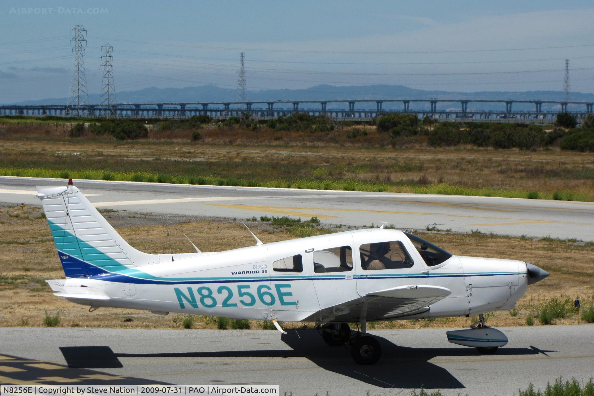 N8256E, 1980 Piper PA-28-161 C/N 28-8116014, 1980 Piper PA-28-161 taxiing
