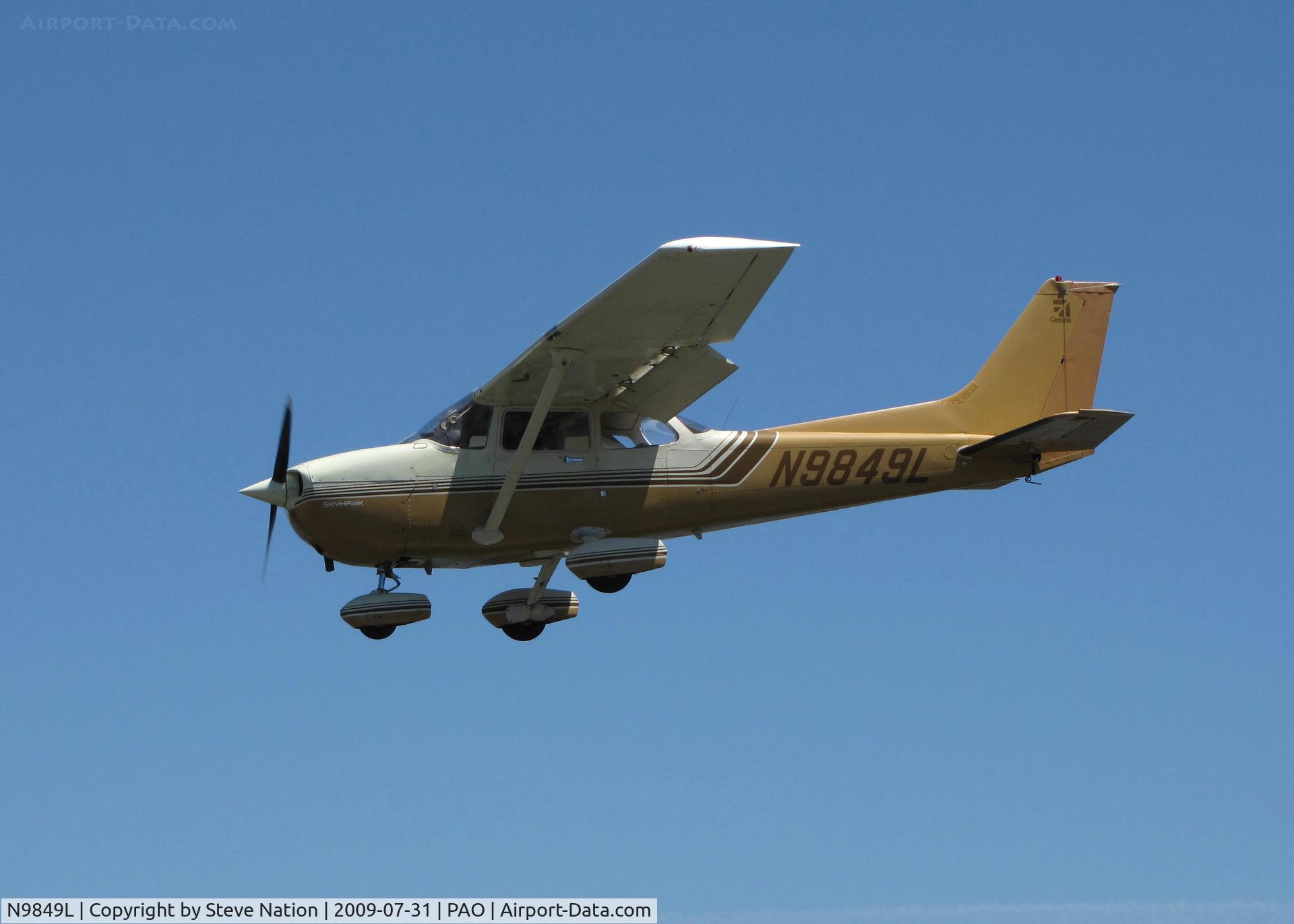 N9849L, 1986 Cessna 172P C/N 17276637, 1986 Cessna 172P landing