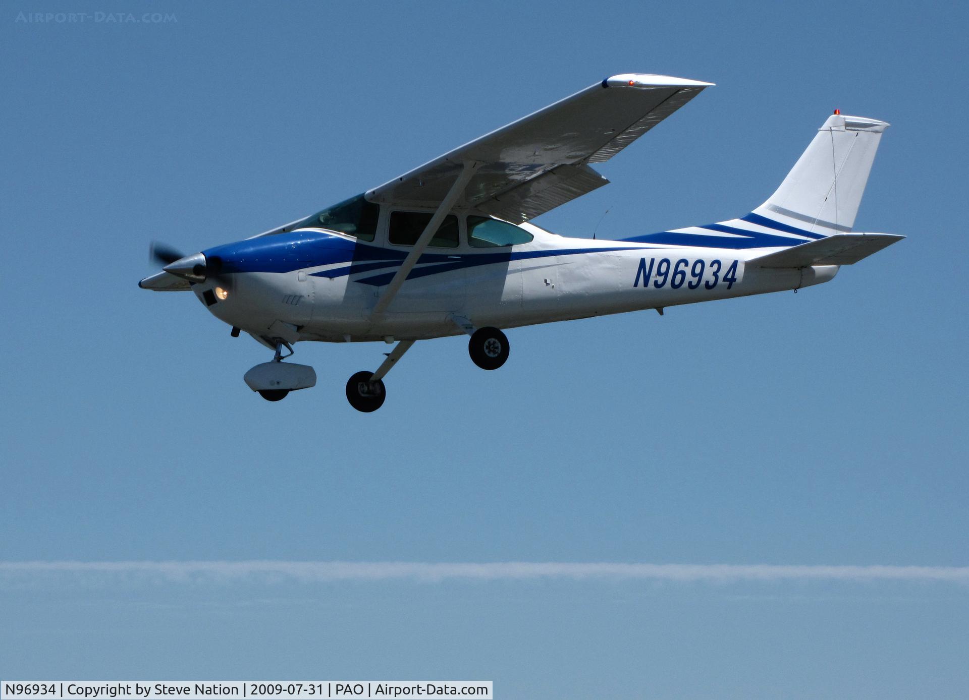 N96934, 1979 Cessna 182Q Skylane C/N 18266901, 1979 Cessna 182Q landing