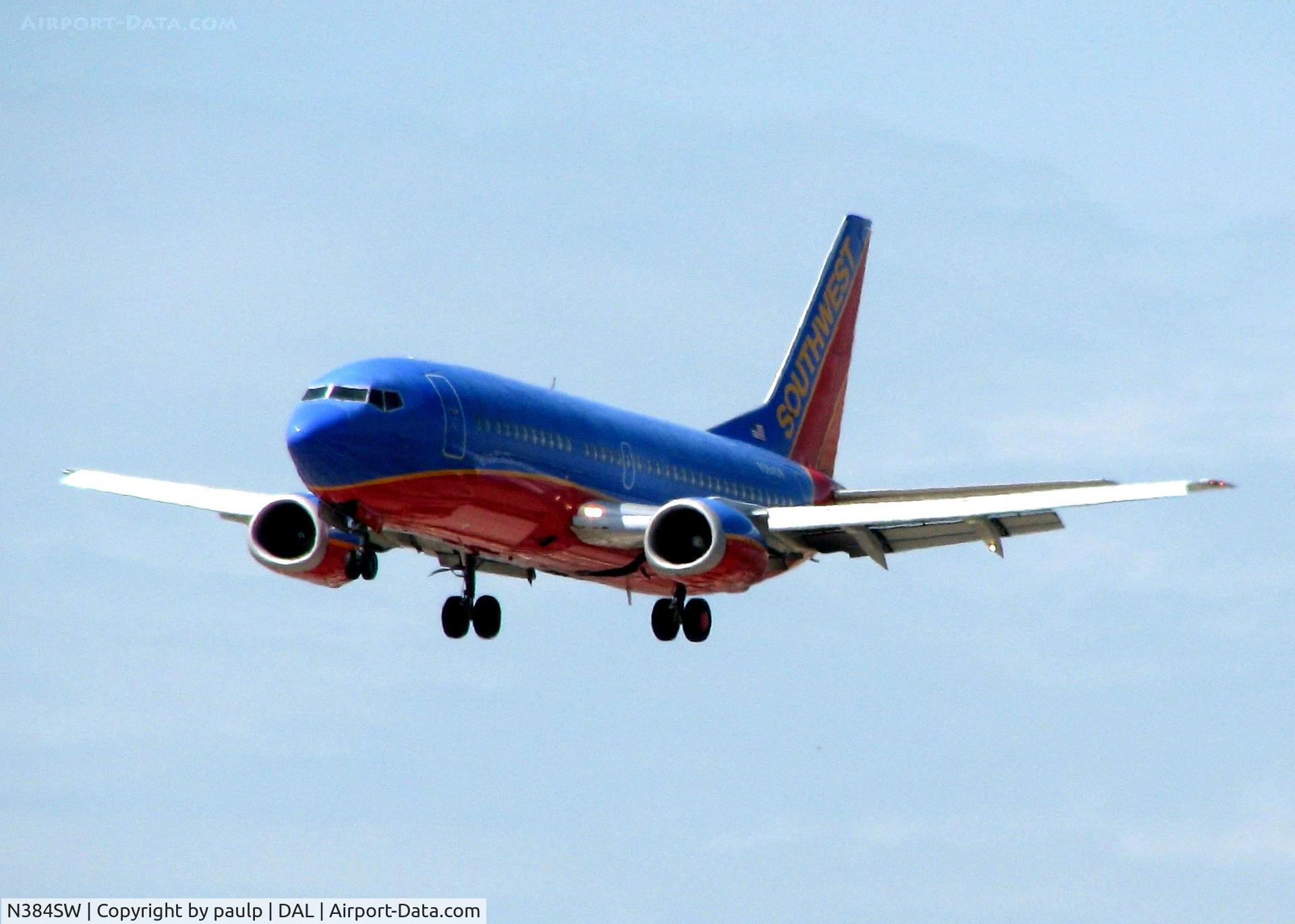 N384SW, 1994 Boeing 737-3H4 C/N 26590, Landing on 13R at Love Field.