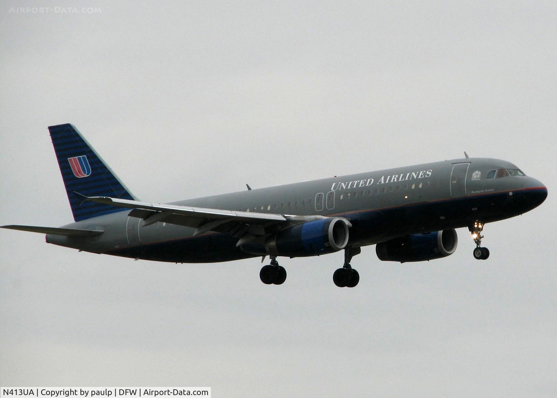 N413UA, 1994 Airbus A320-232 C/N 470, Landing on 18R at DFW on a rainy, overcast day!