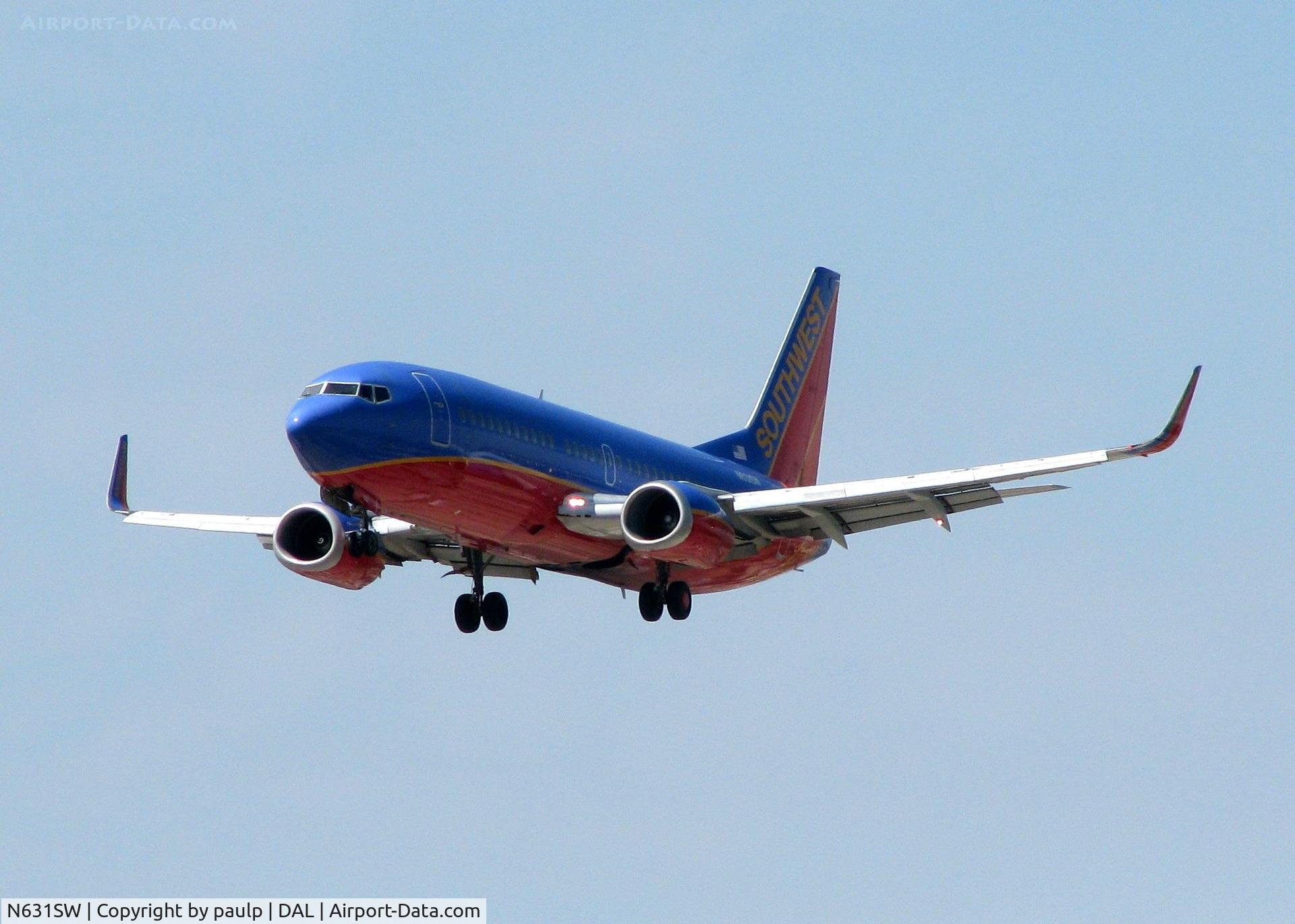 N631SW, 1996 Boeing 737-3H4 C/N 27706, Landing on 13R at Love Field.
